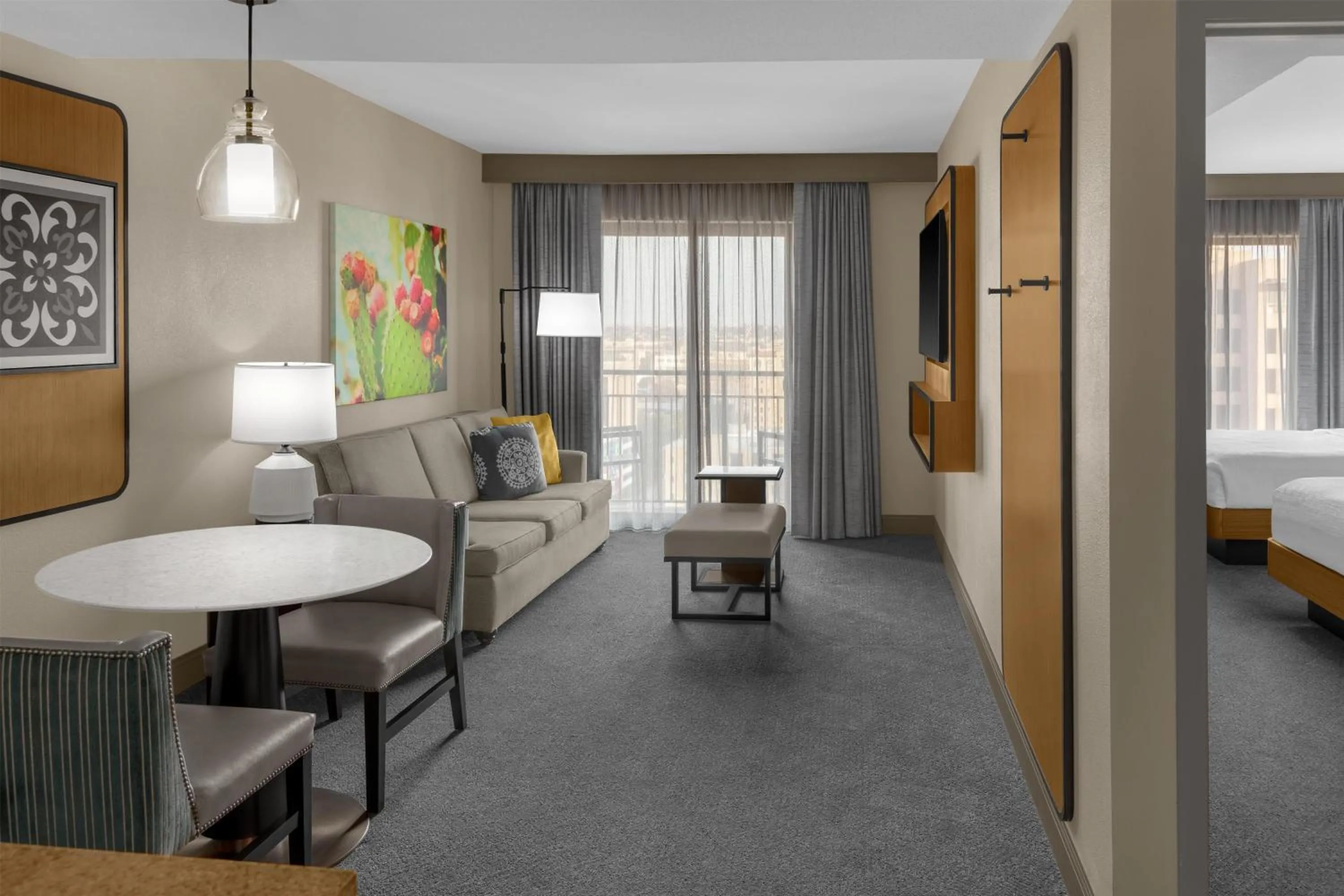 Living room, Bed in Embassy Suites San Antonio Riverwalk-Downtown