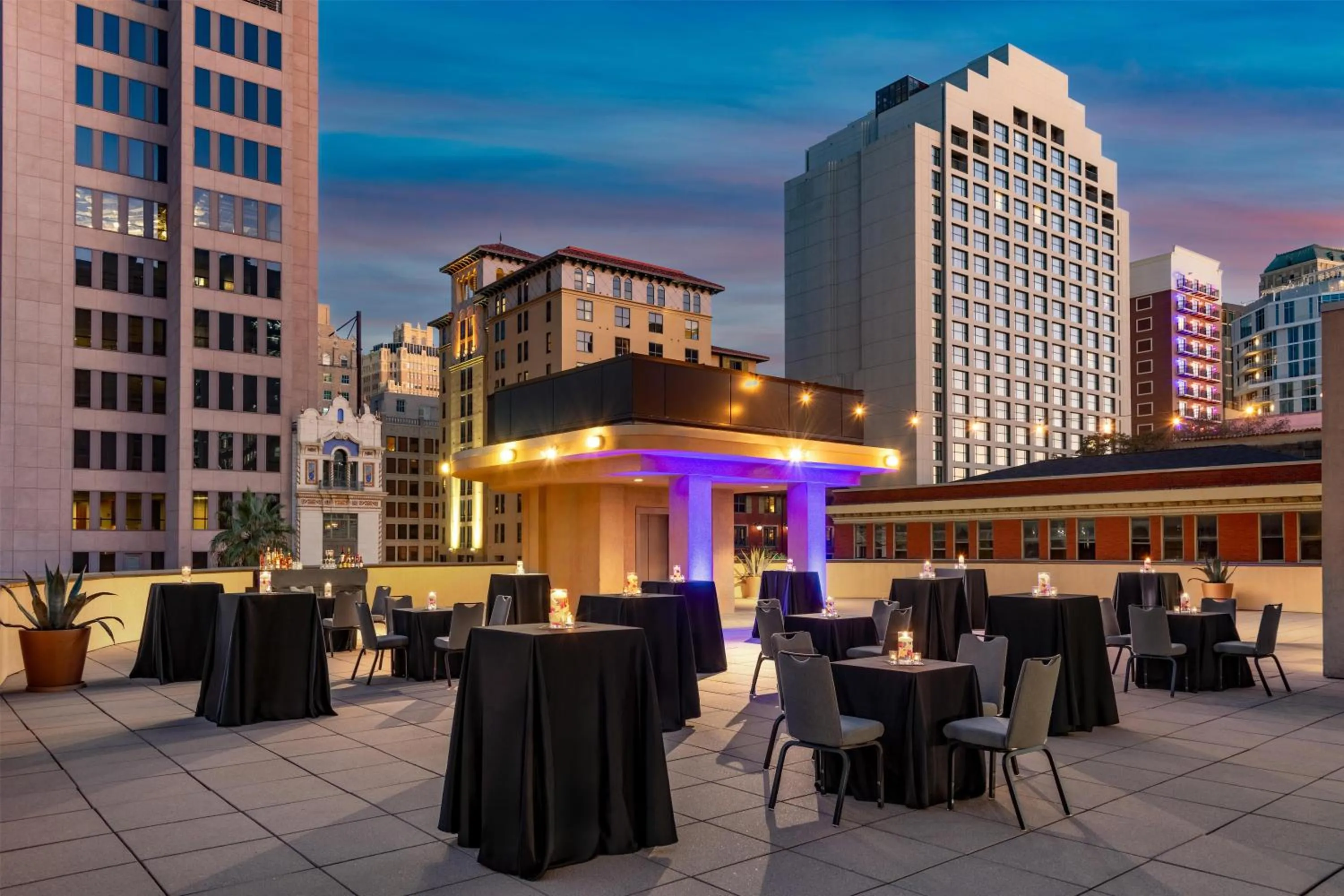 Embassy Suites San Antonio Riverwalk-Downtown