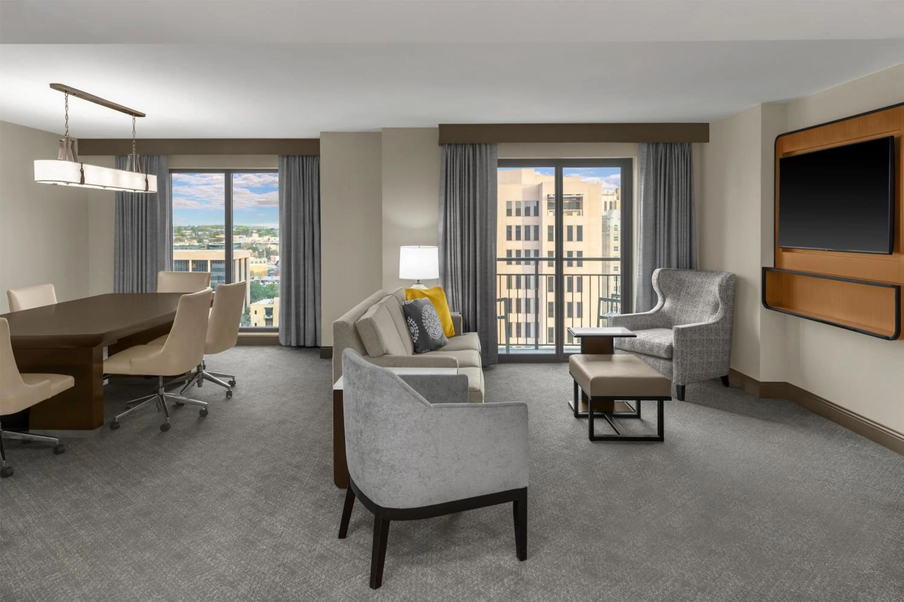 Living room in Embassy Suites San Antonio Riverwalk-Downtown