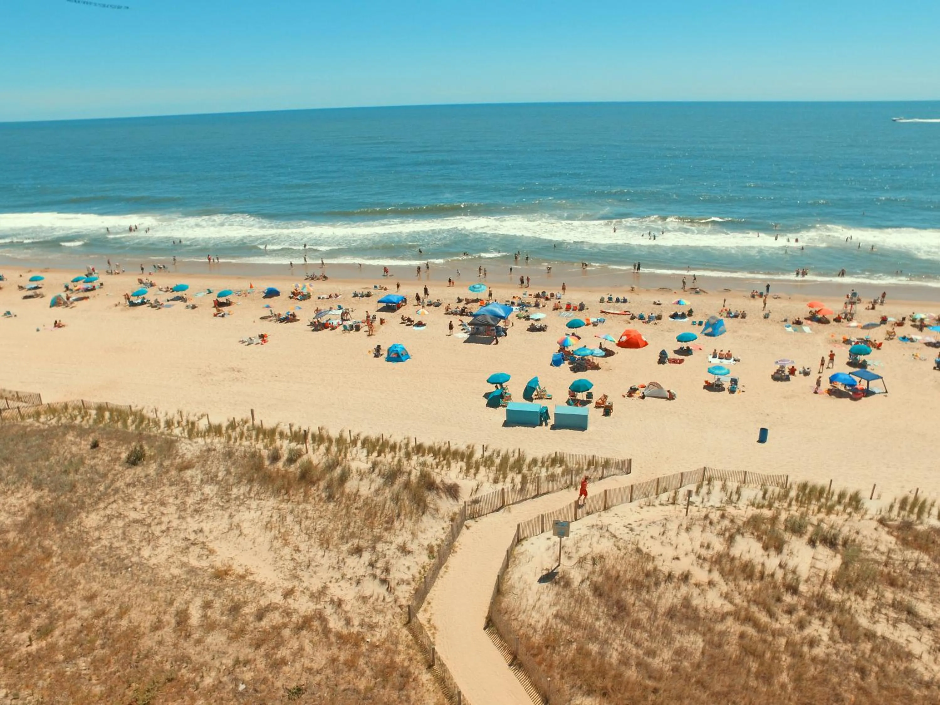 Beach in SeaLoft Oceanfront Hotel