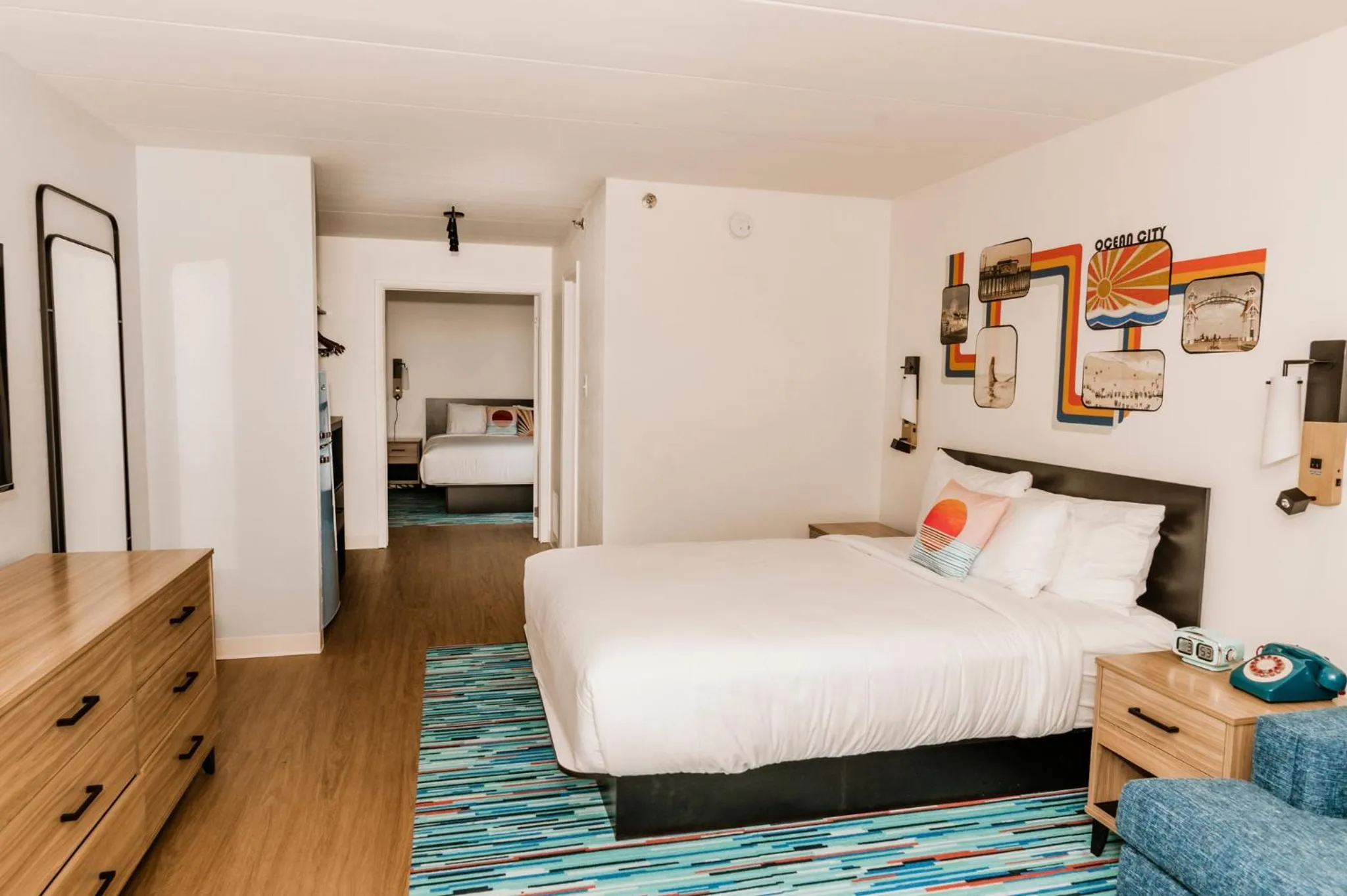 Living room, Bed in SeaLoft Oceanfront Hotel