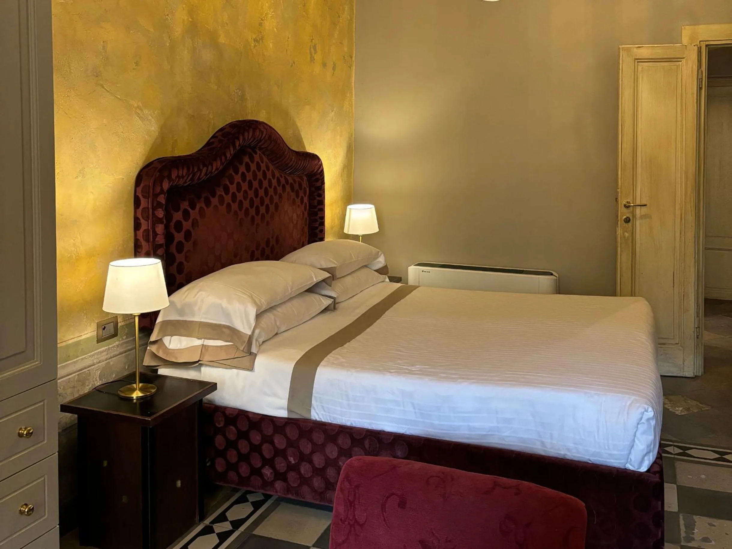 Bed in Numa Florence Palazzo San Niccolò