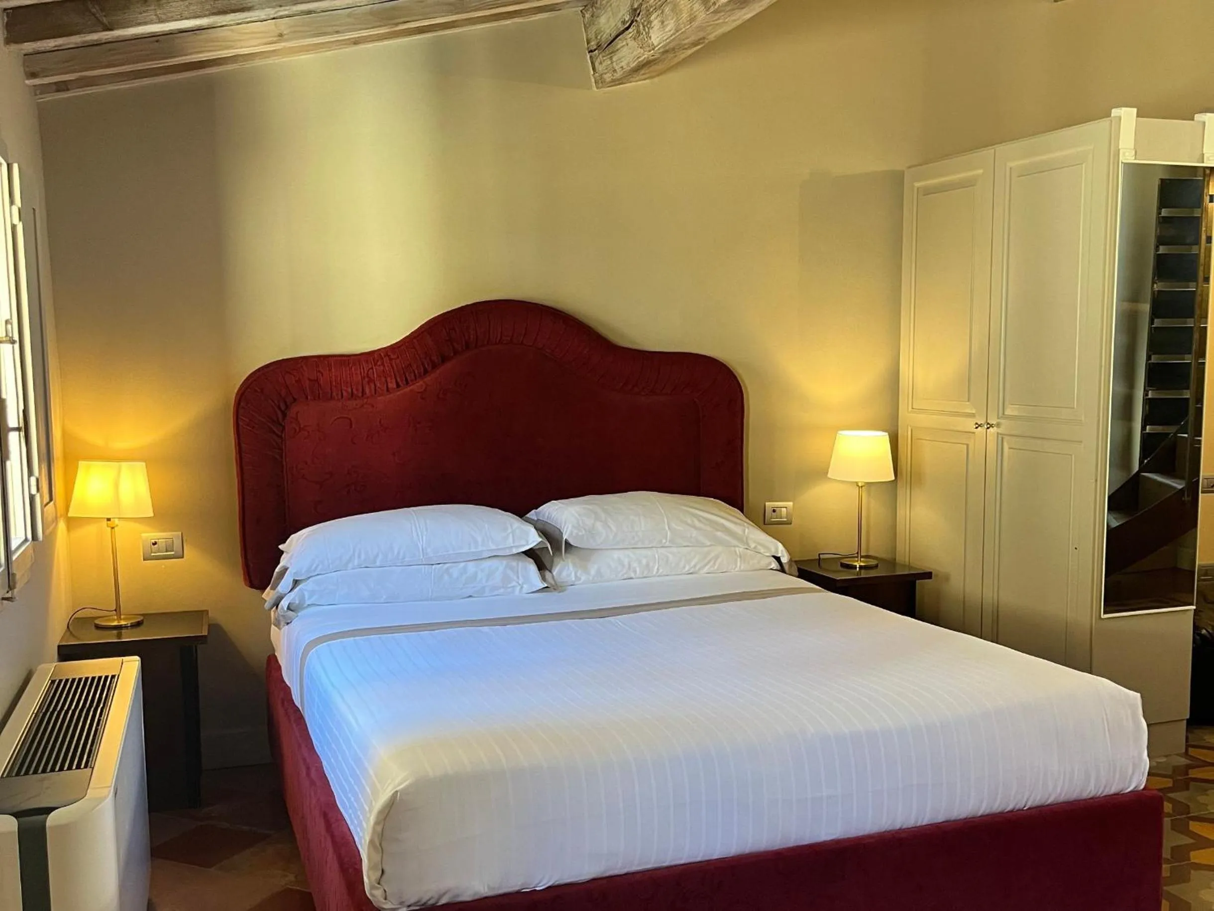 Bed in Numa Florence Palazzo San Niccolò