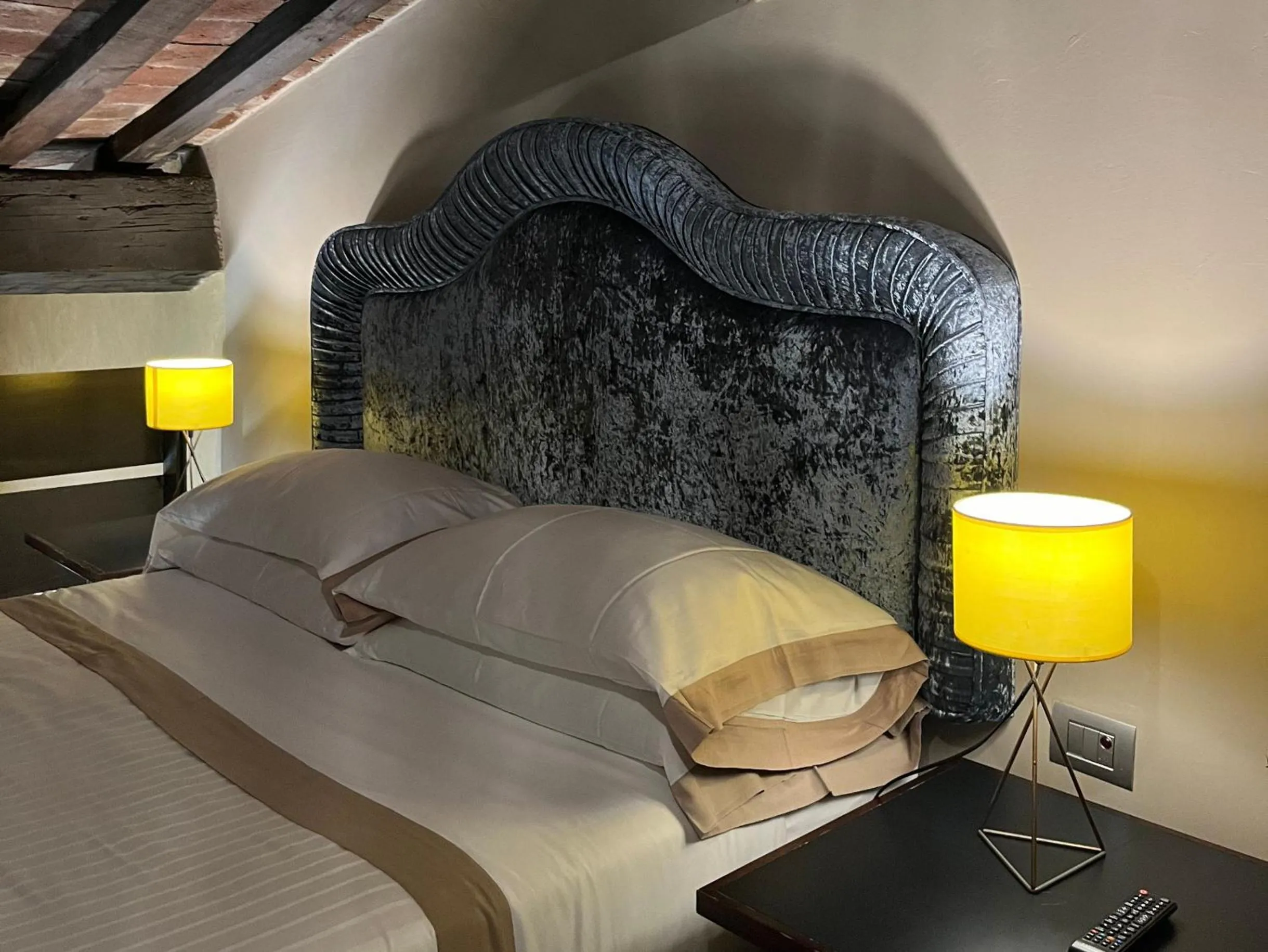 Bed in Numa Florence Palazzo San Niccolò