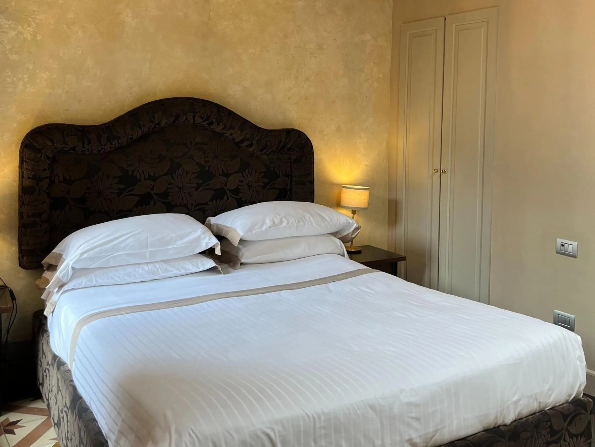 Bed in Numa Florence Palazzo San Niccolò