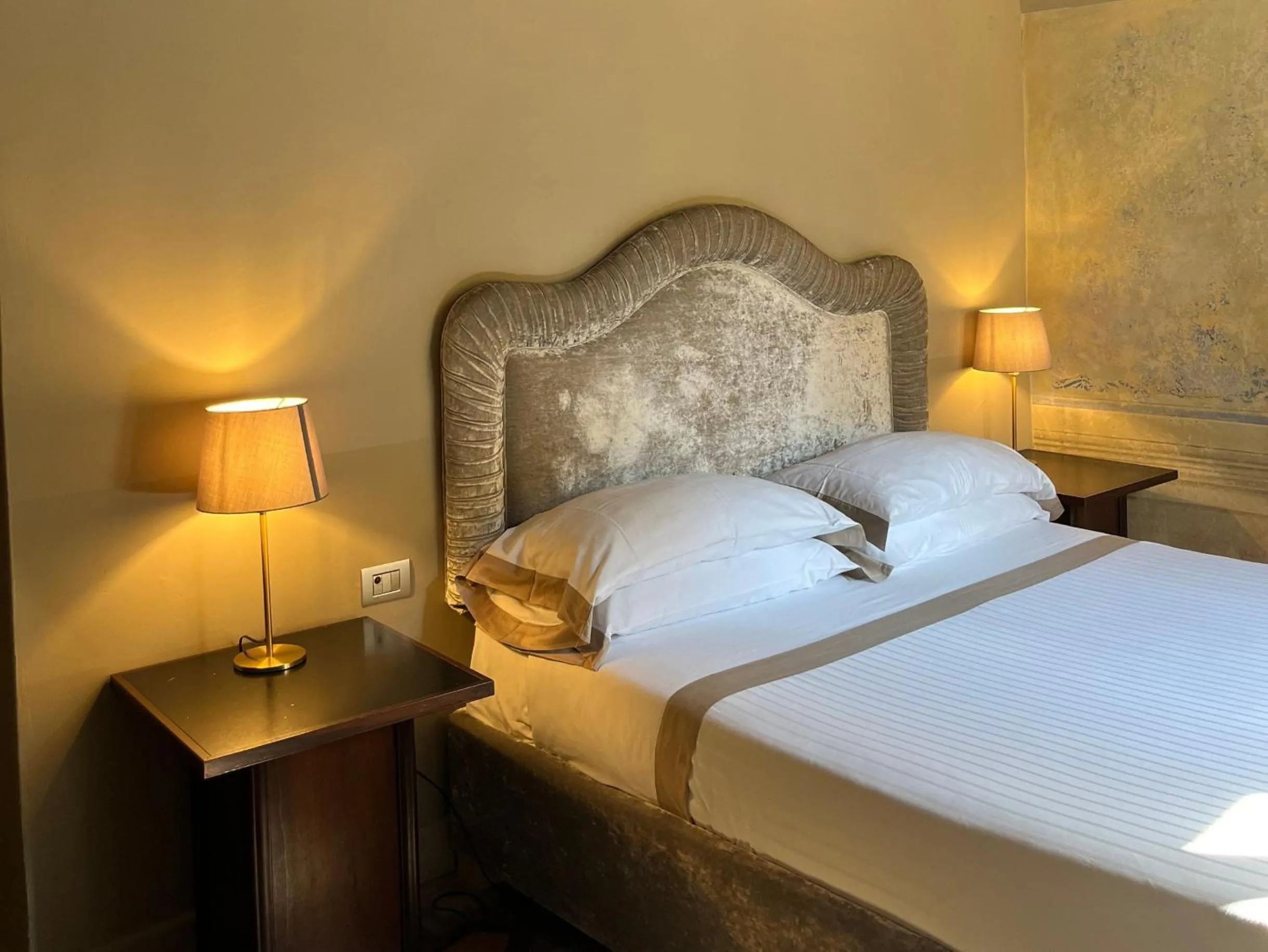 Bed in Numa Florence Palazzo San Niccolò