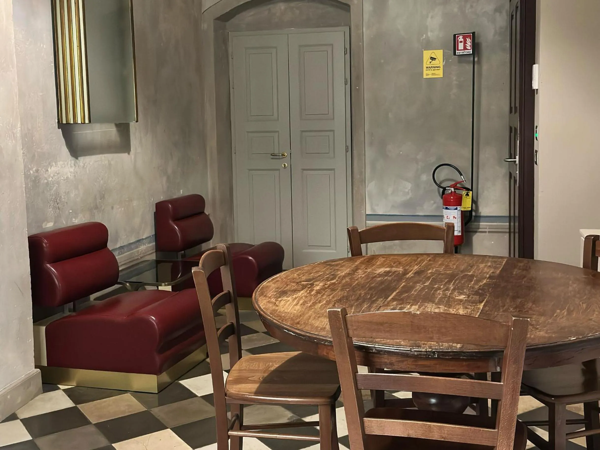 Living room in Numa Florence Palazzo San Niccolò