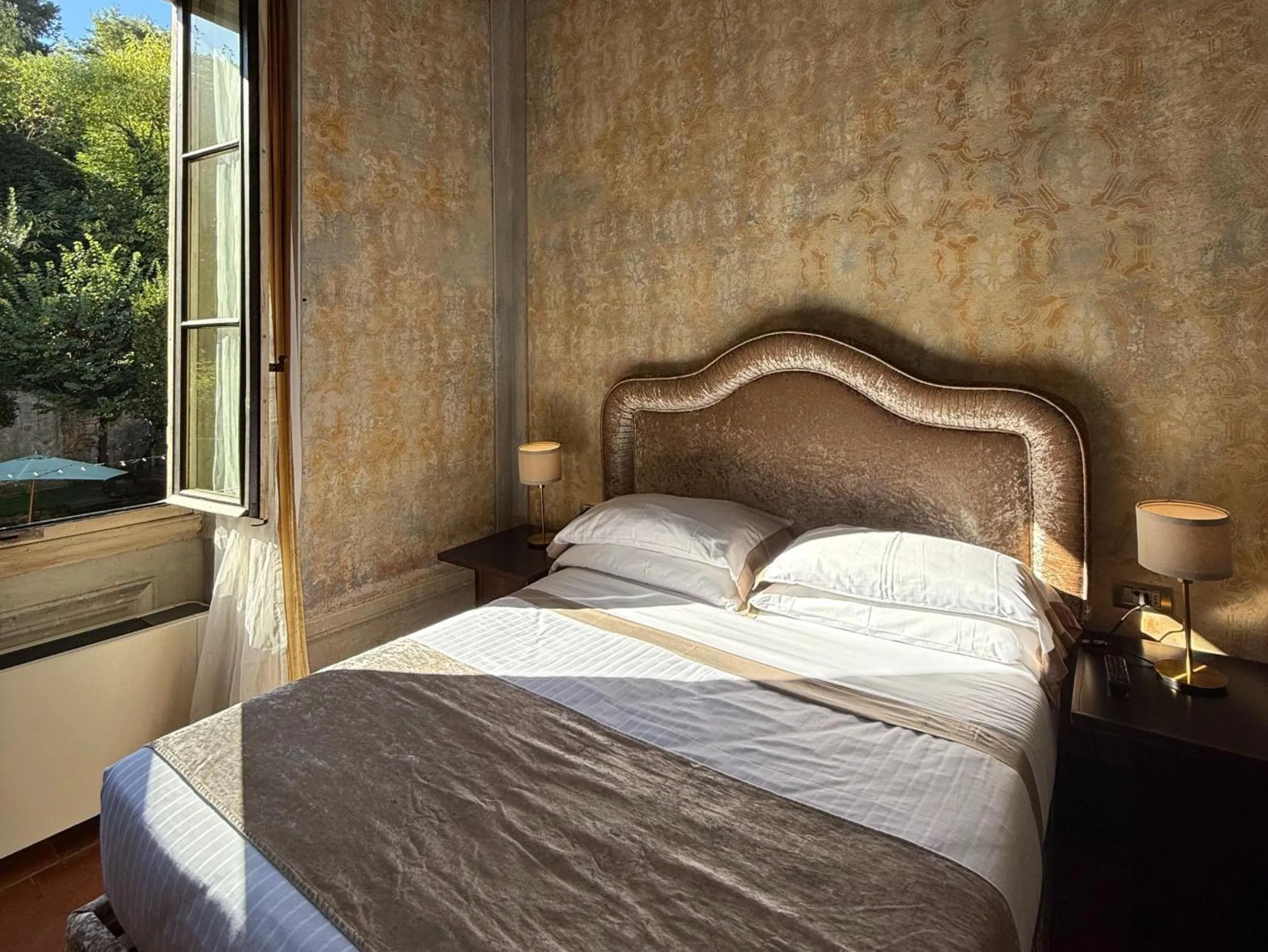 Bed in Numa Florence Palazzo San Niccolò