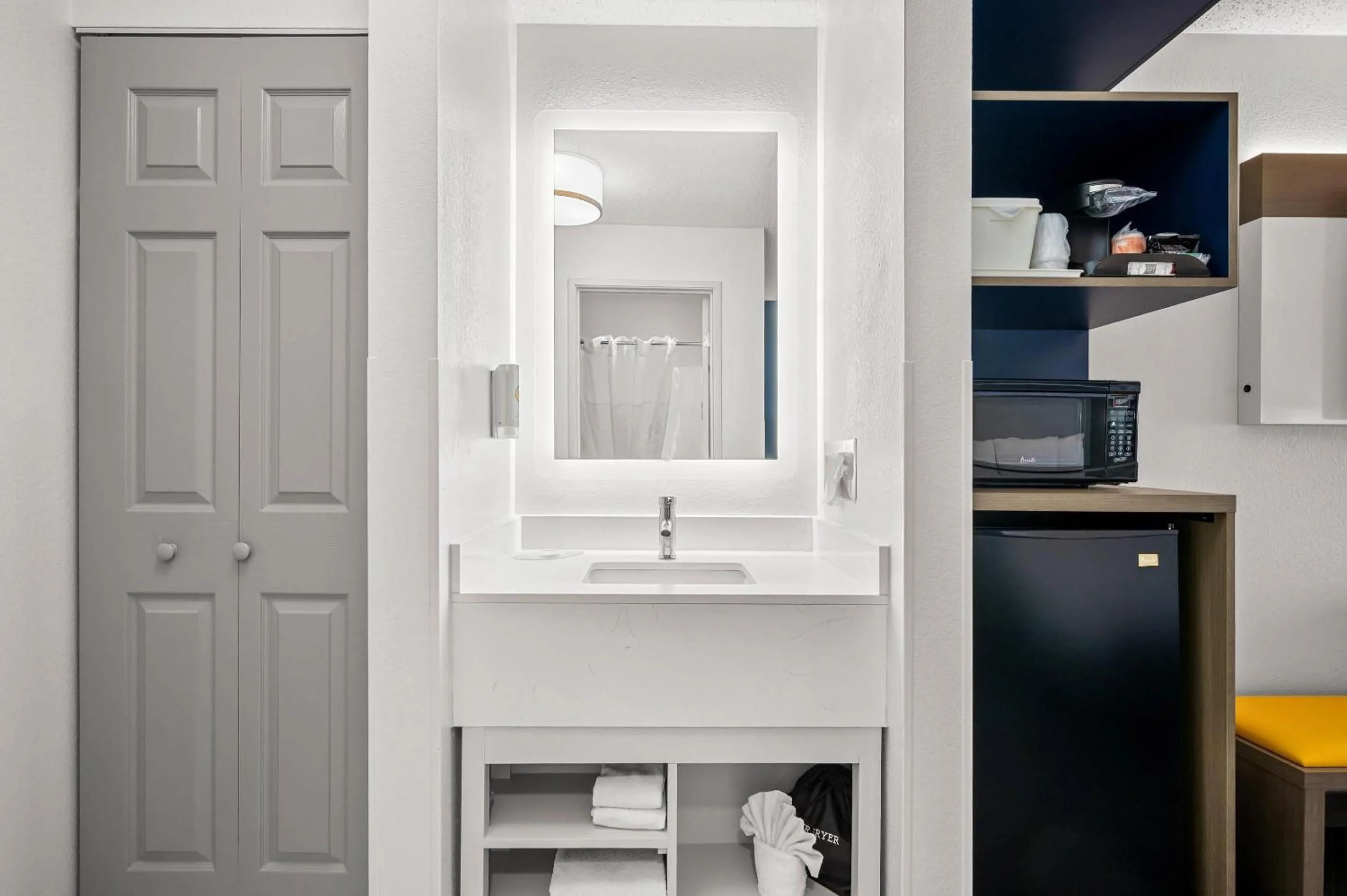 Bedroom in Comfort Inn Indianapolis East