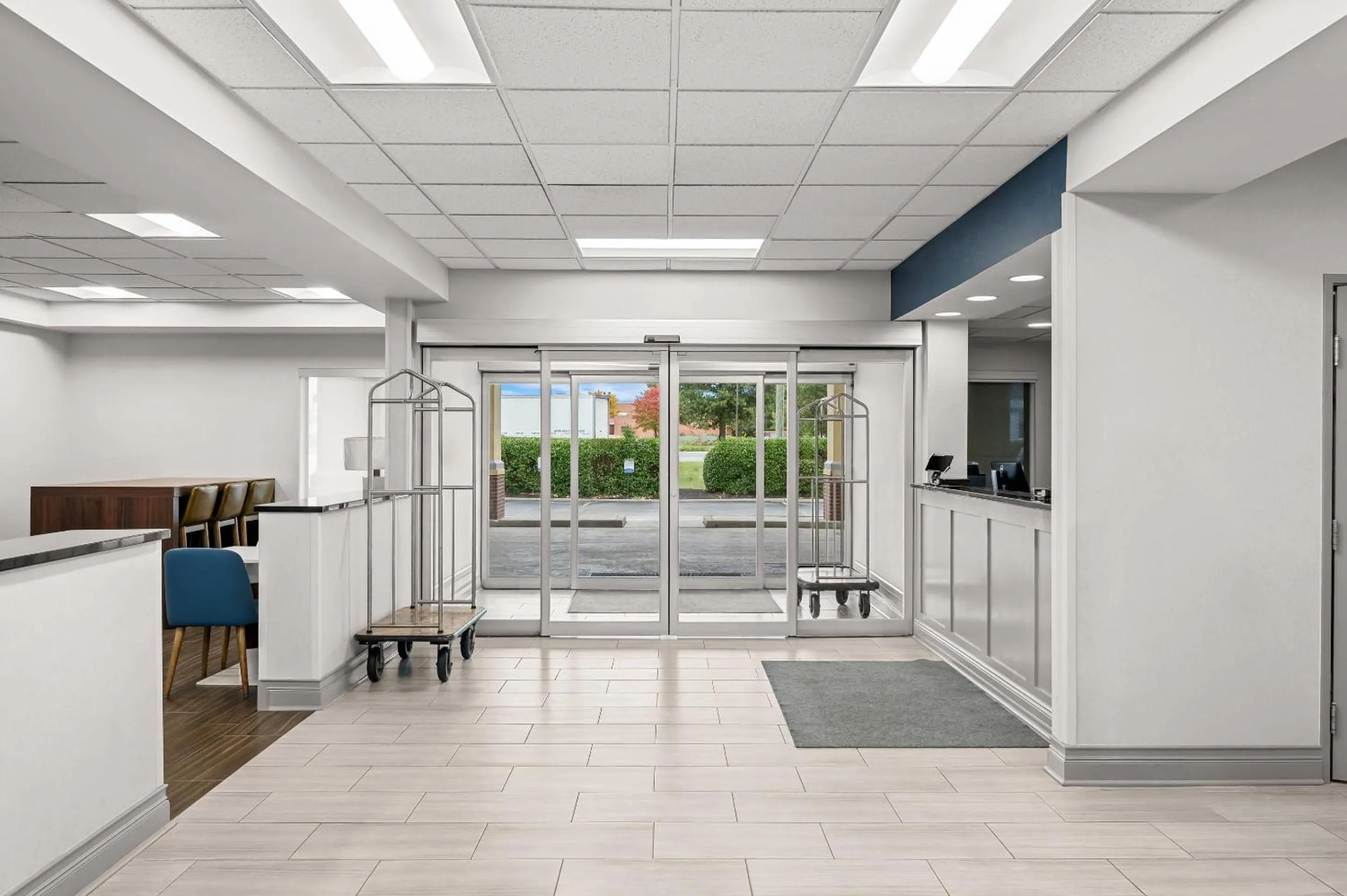 Lobby or reception in Comfort Inn Indianapolis East