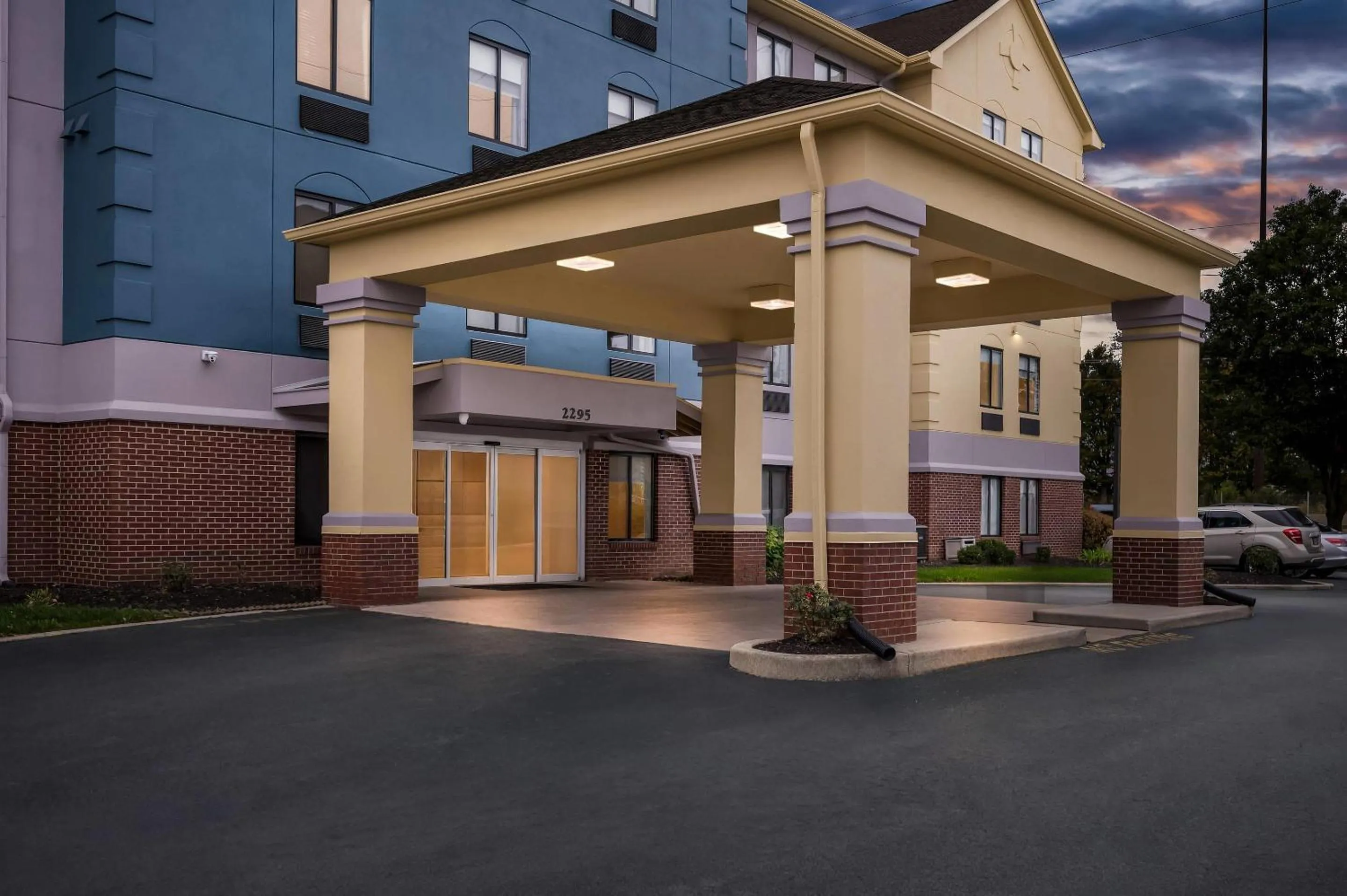 Property building in Comfort Inn Indianapolis East