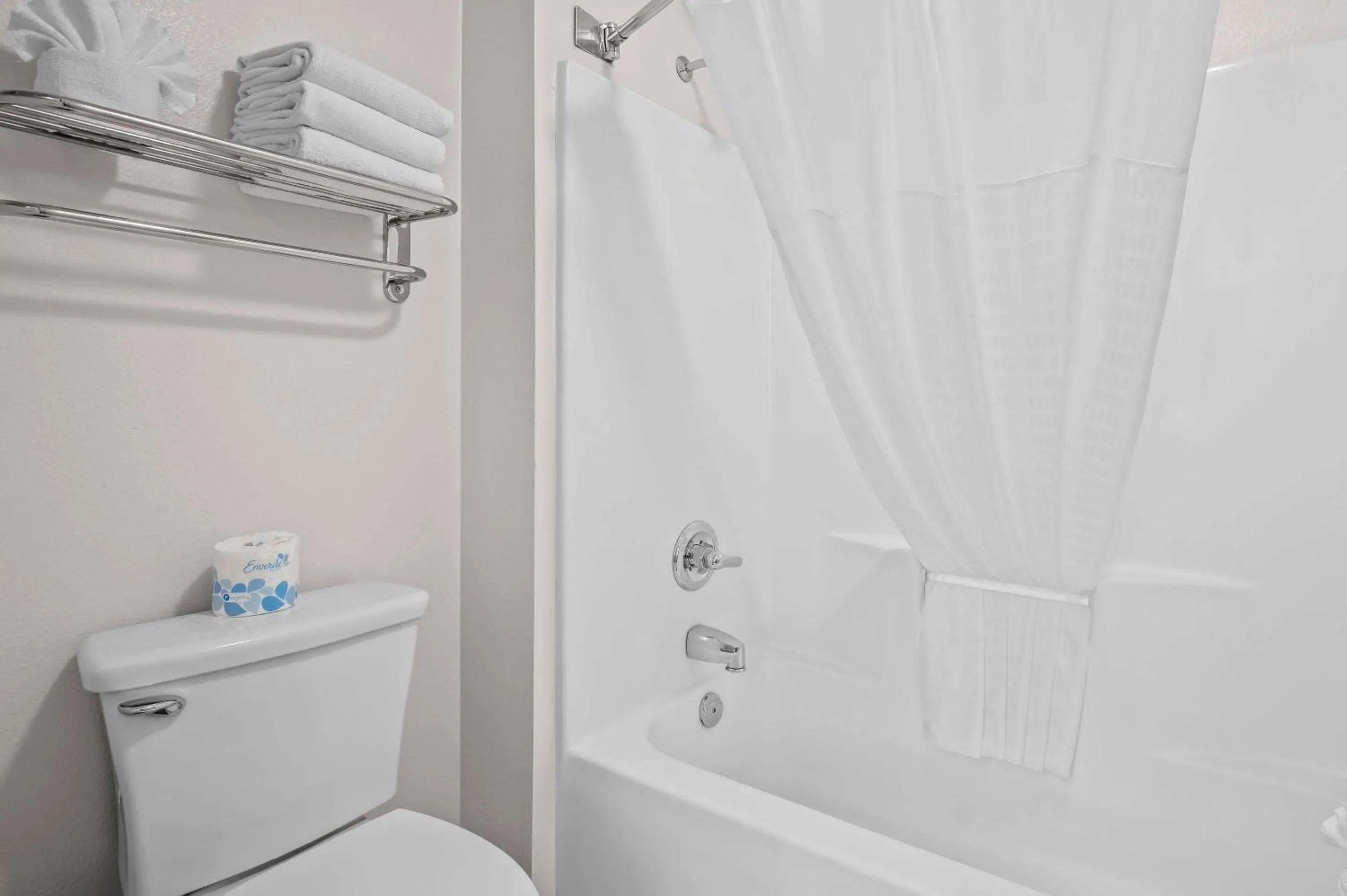 Bedroom in Comfort Inn Indianapolis East