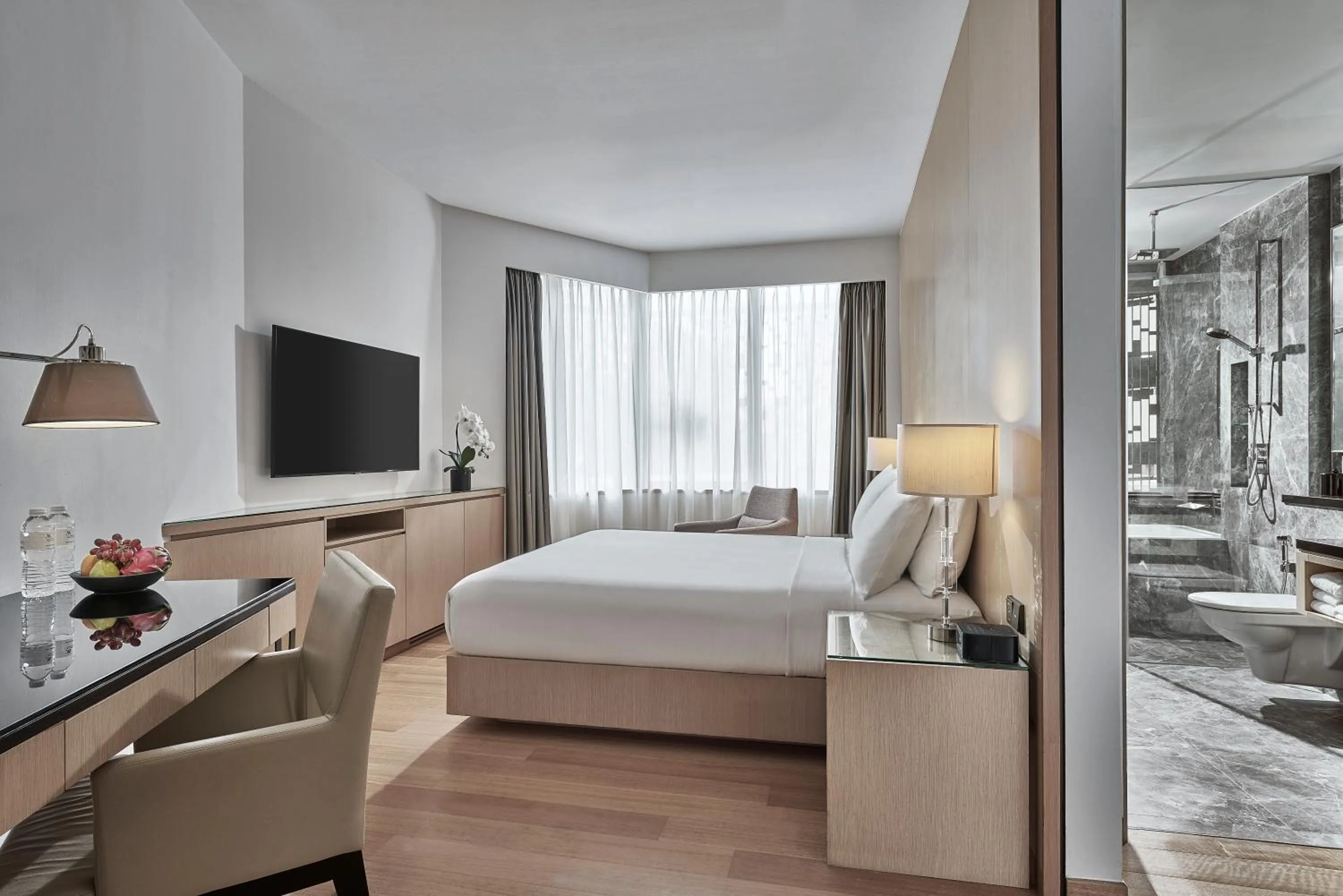 Bedroom, Bed in Singapore Marriott Tang Plaza Hotel