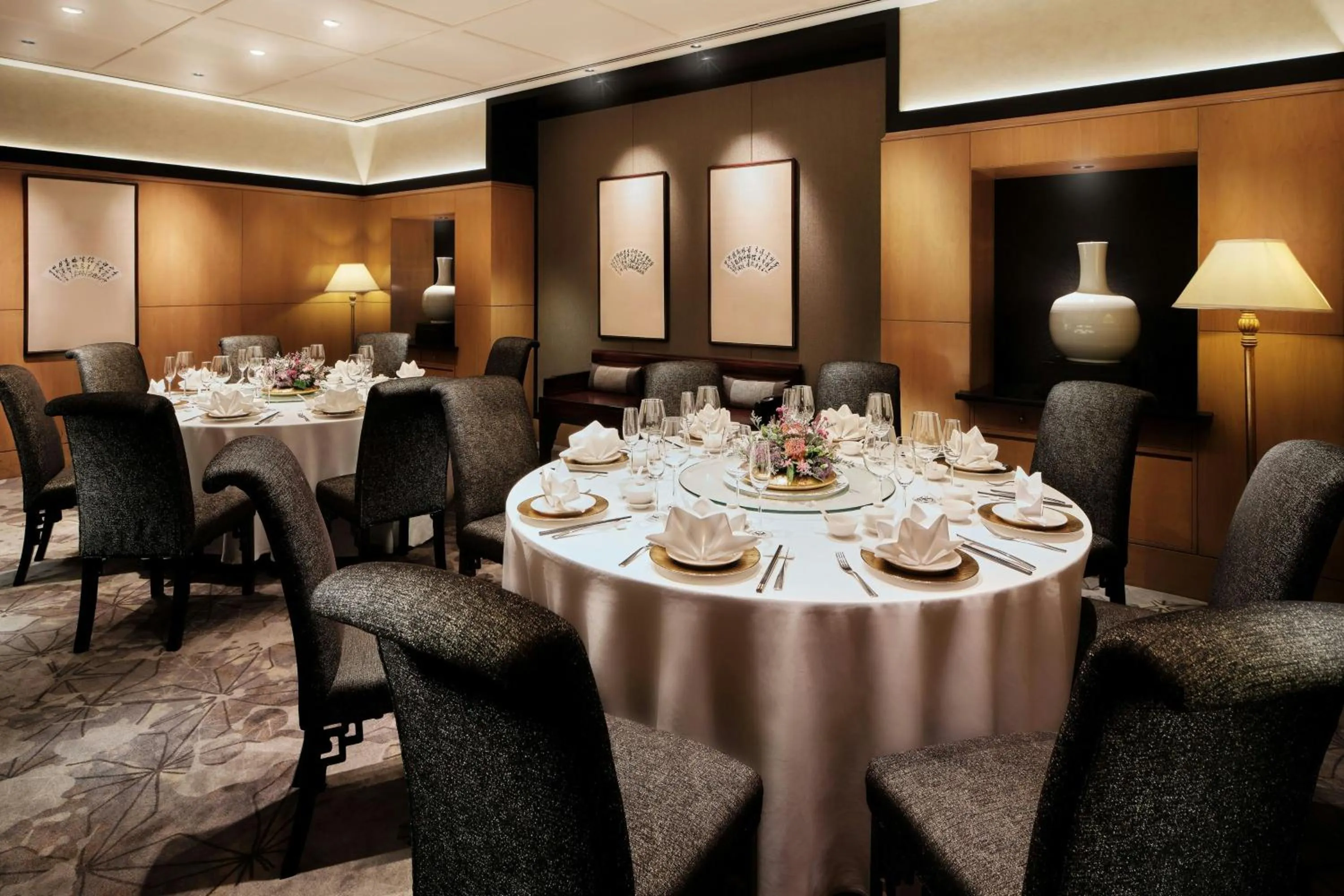 Restaurant/places to eat in Singapore Marriott Tang Plaza Hotel