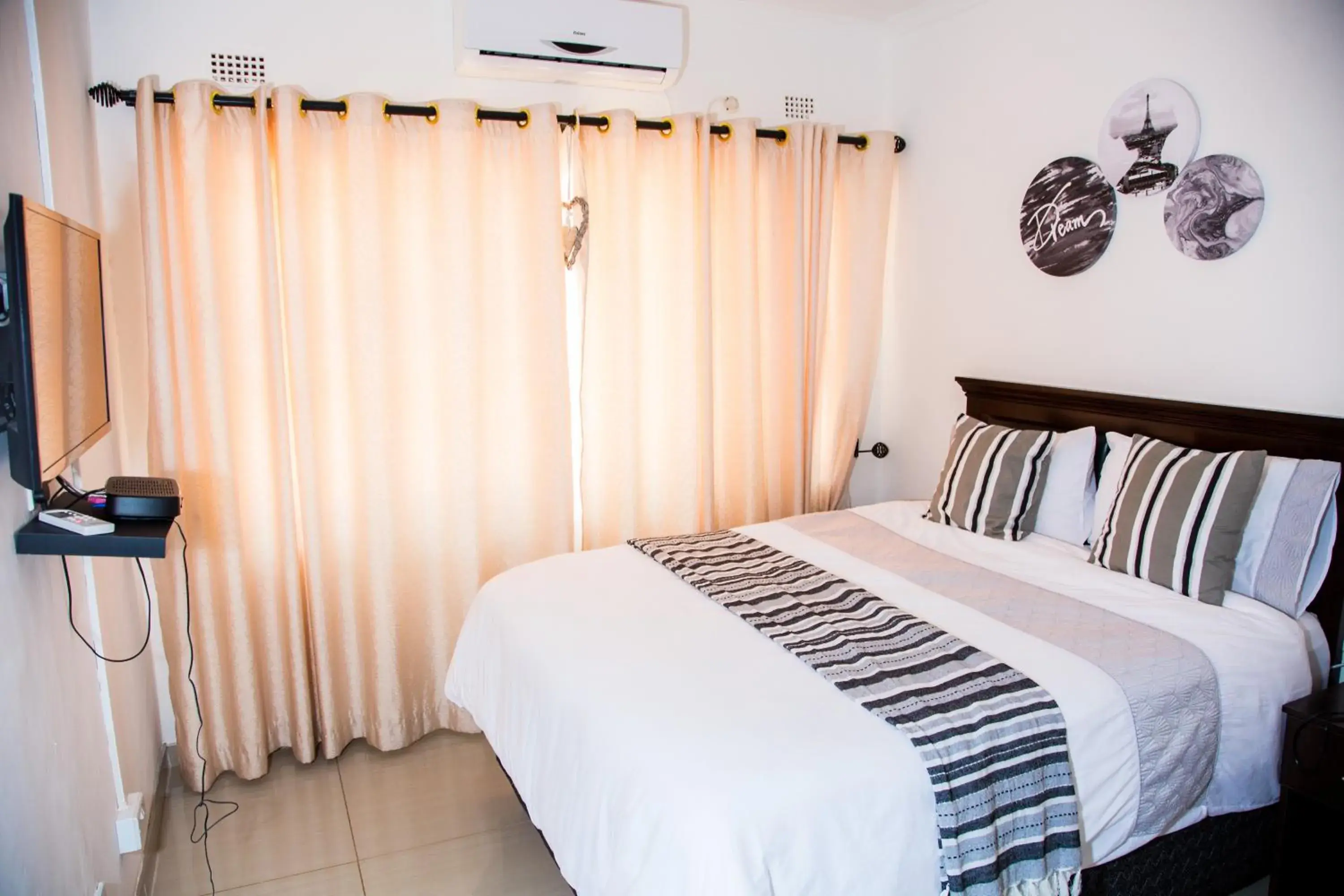 Budget Double Room - single occupancy in Mt Pleasant Bed and Breakfast Ltd Budget Double Room - single occupancy in Mt Pleasant Bed and Breakfast Ltd