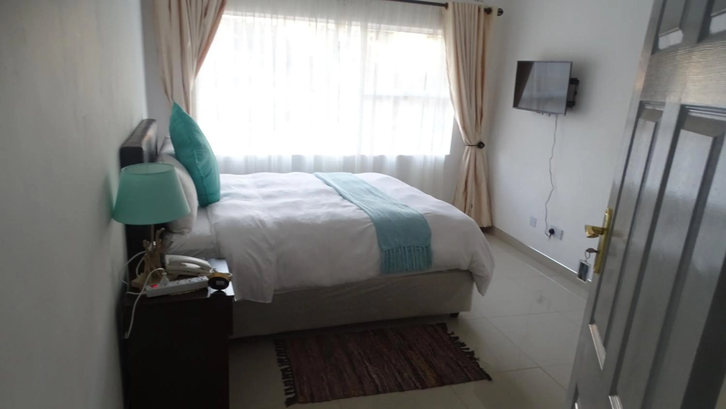 TV and multimedia, Bed in Mt Pleasant Bed and Breakfast Ltd