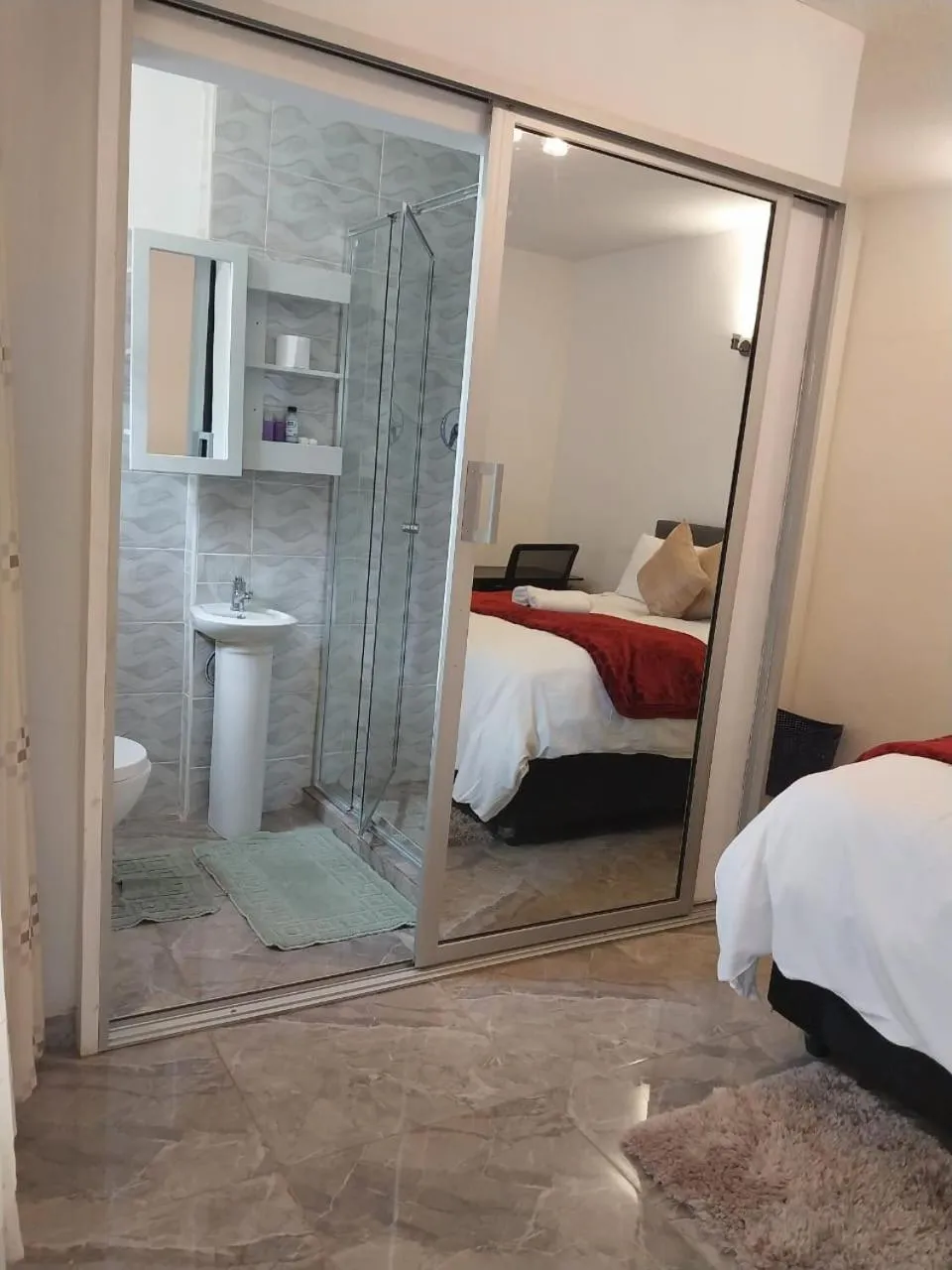 Bathroom, Bed in Mt Pleasant Bed and Breakfast Ltd