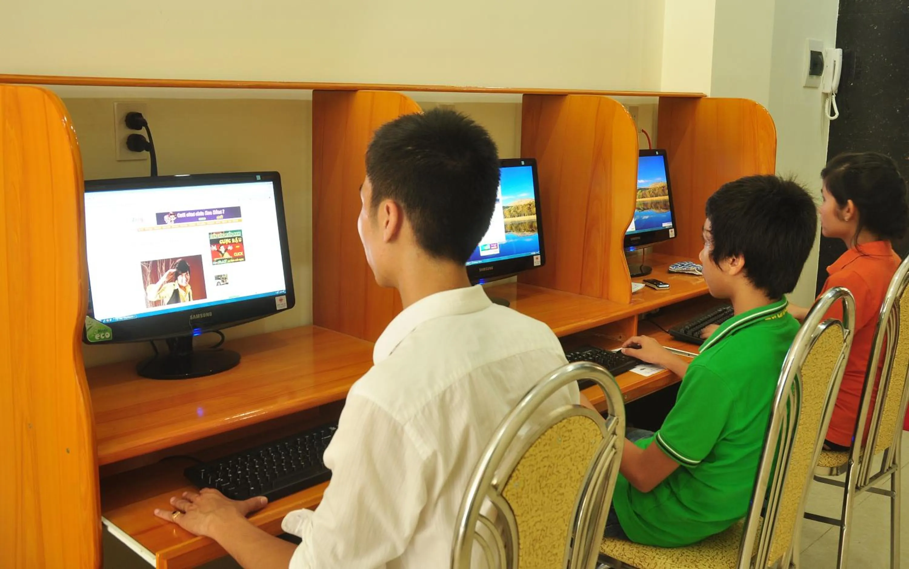 Business facilities in Canary Hotel Hue