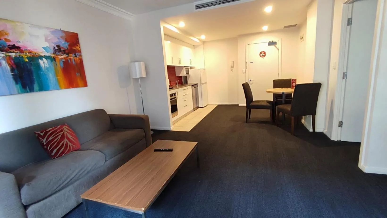 Kitchen or kitchenette in South Yarra Central Apartment Hotel