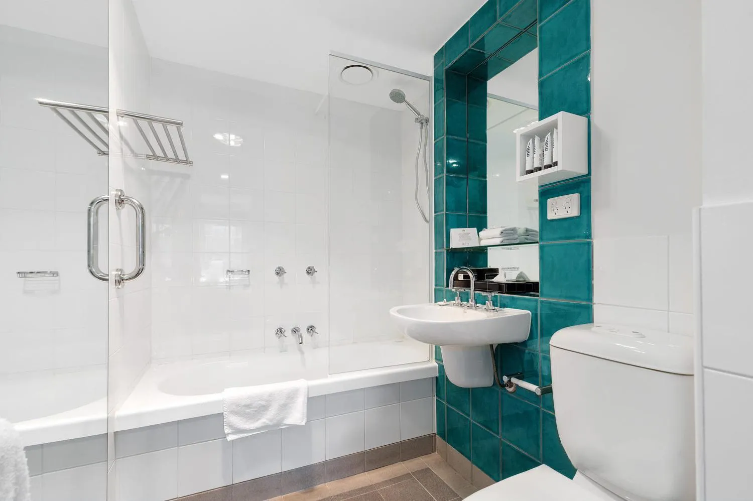 Bathroom in South Yarra Central Apartment Hotel