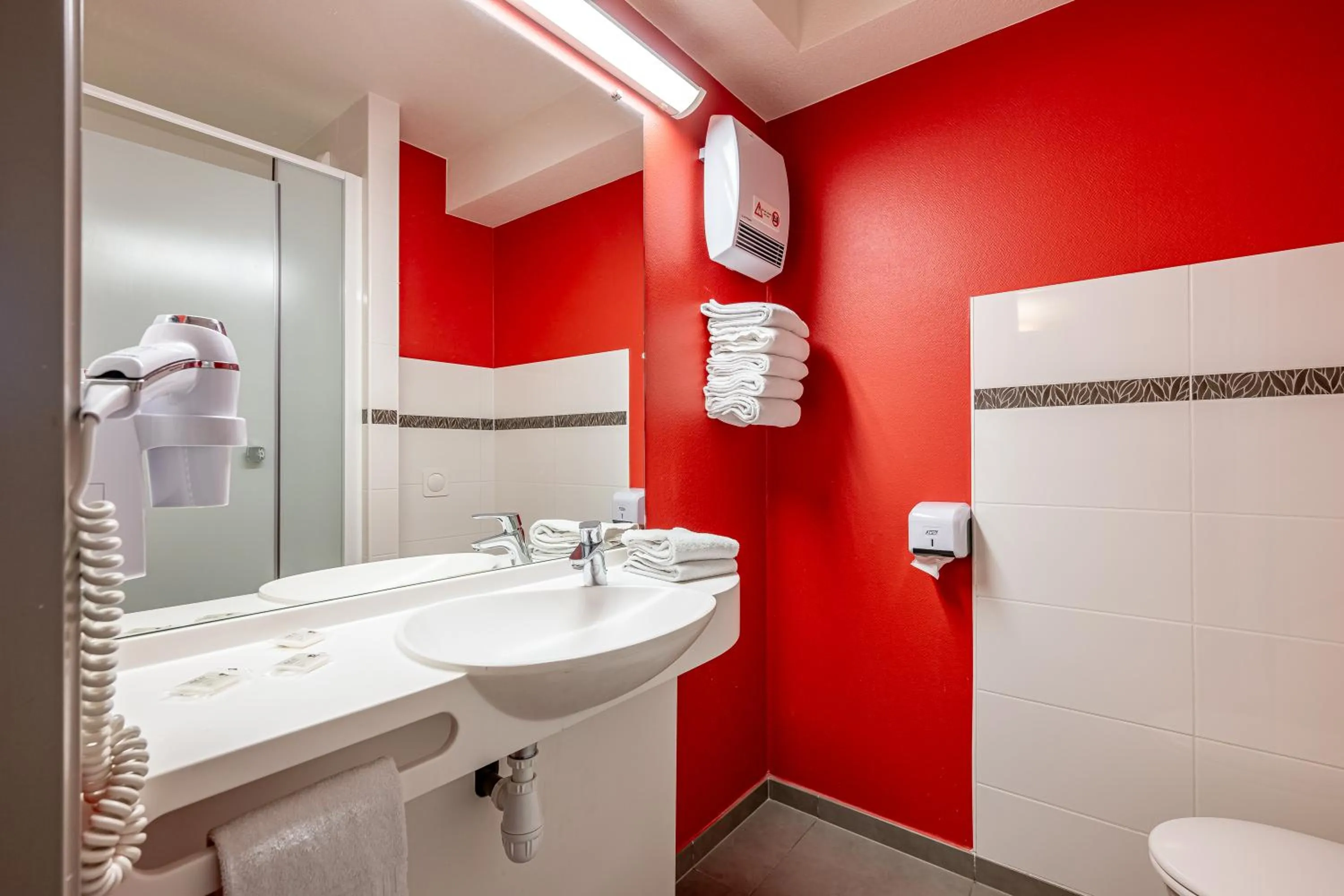 Bathroom in Ace Hotel Bordeaux Cestas