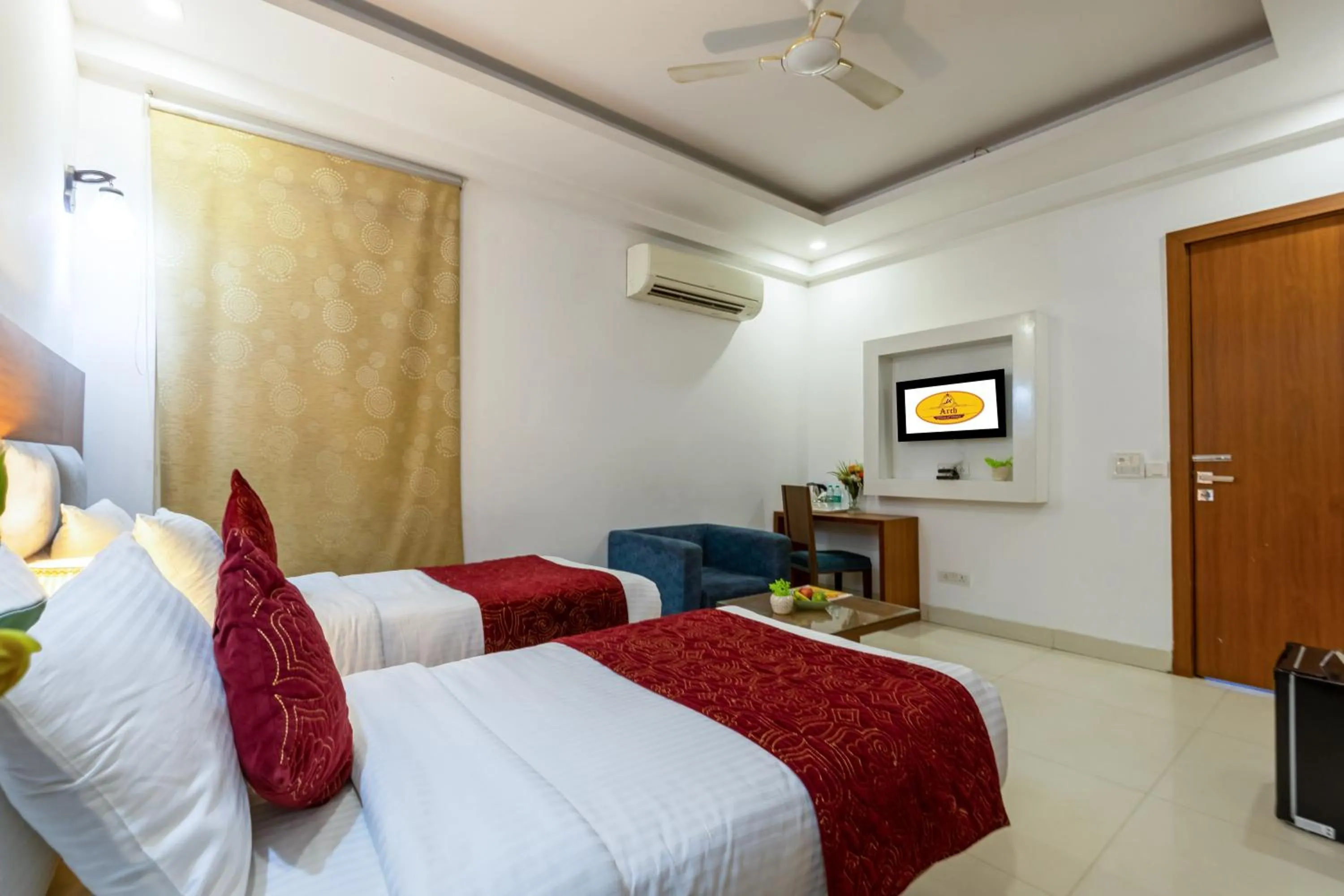 Bed in Arch - Near Aerocity New Delhi