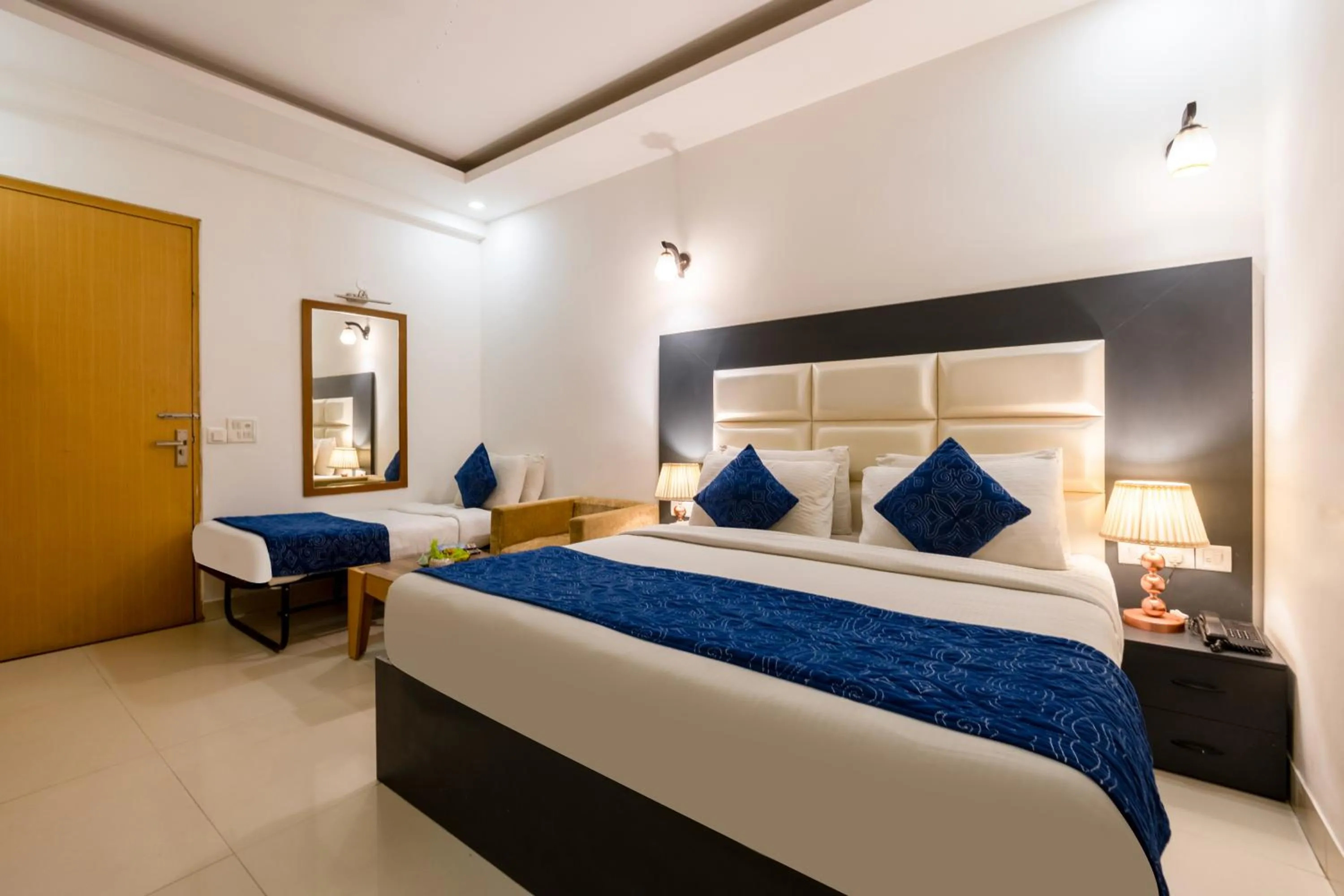 Bed in Arch - Near Aerocity New Delhi