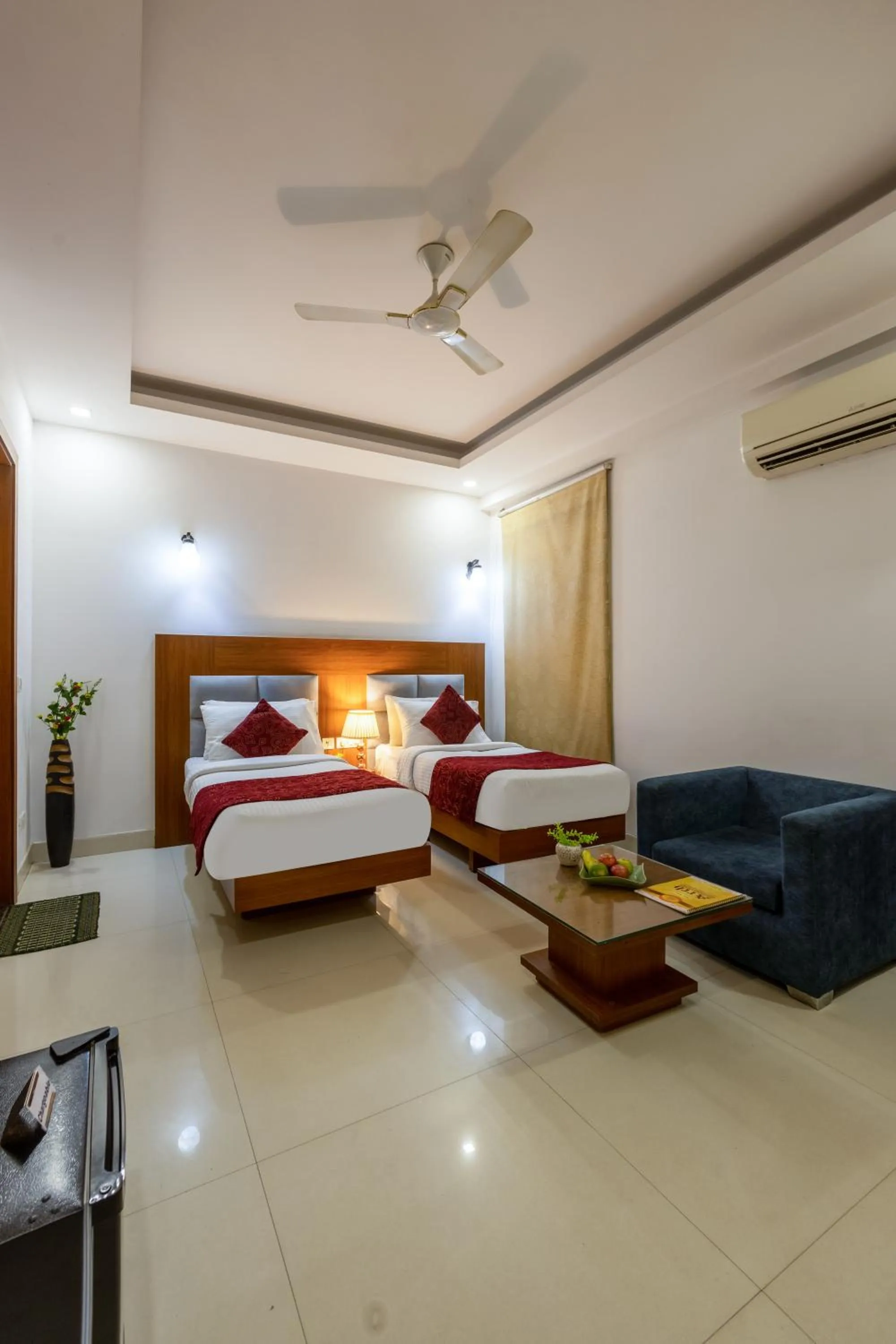 Bed in Arch - Near Aerocity New Delhi