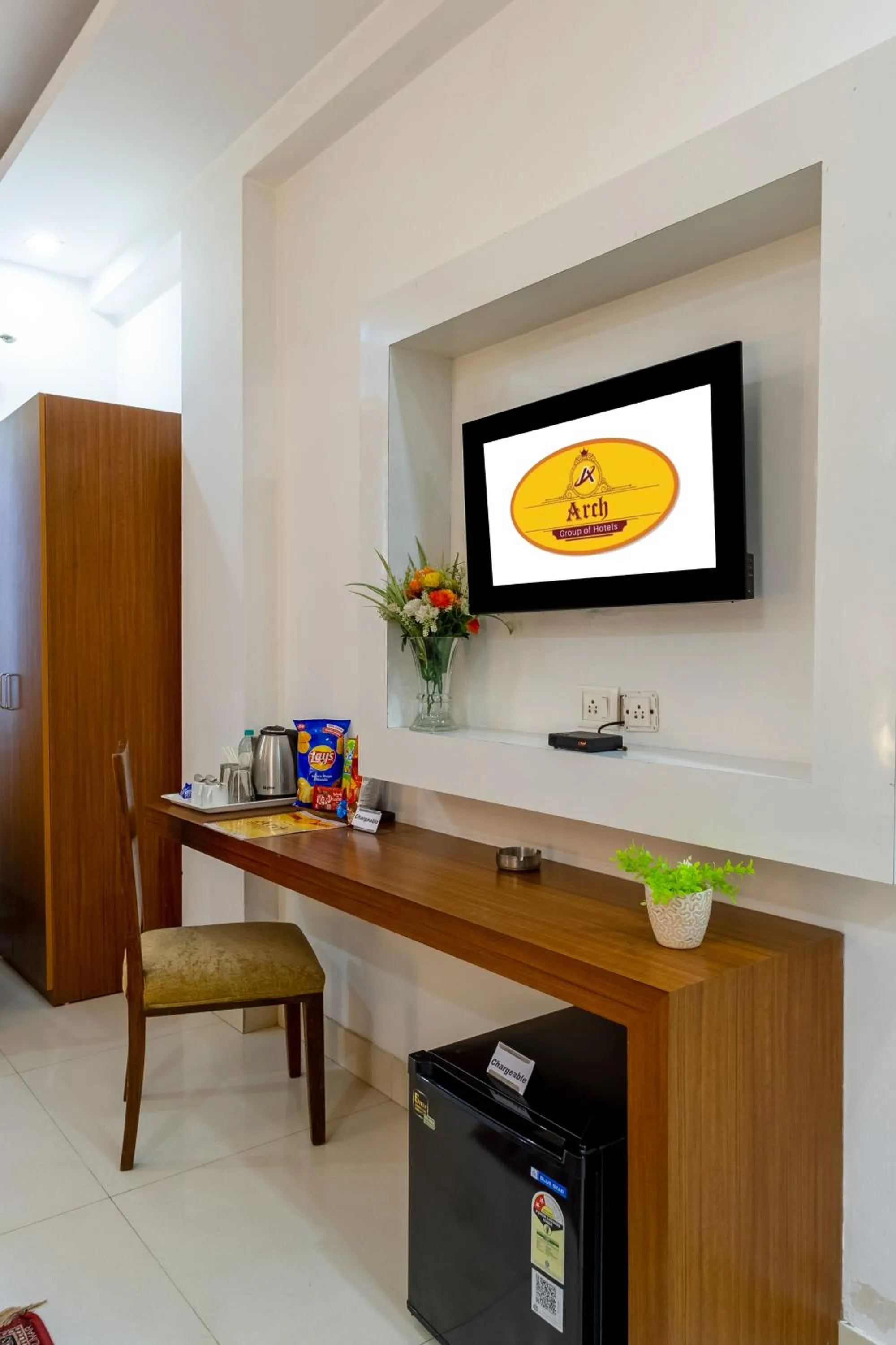 TV and multimedia in Arch - Near Aerocity New Delhi