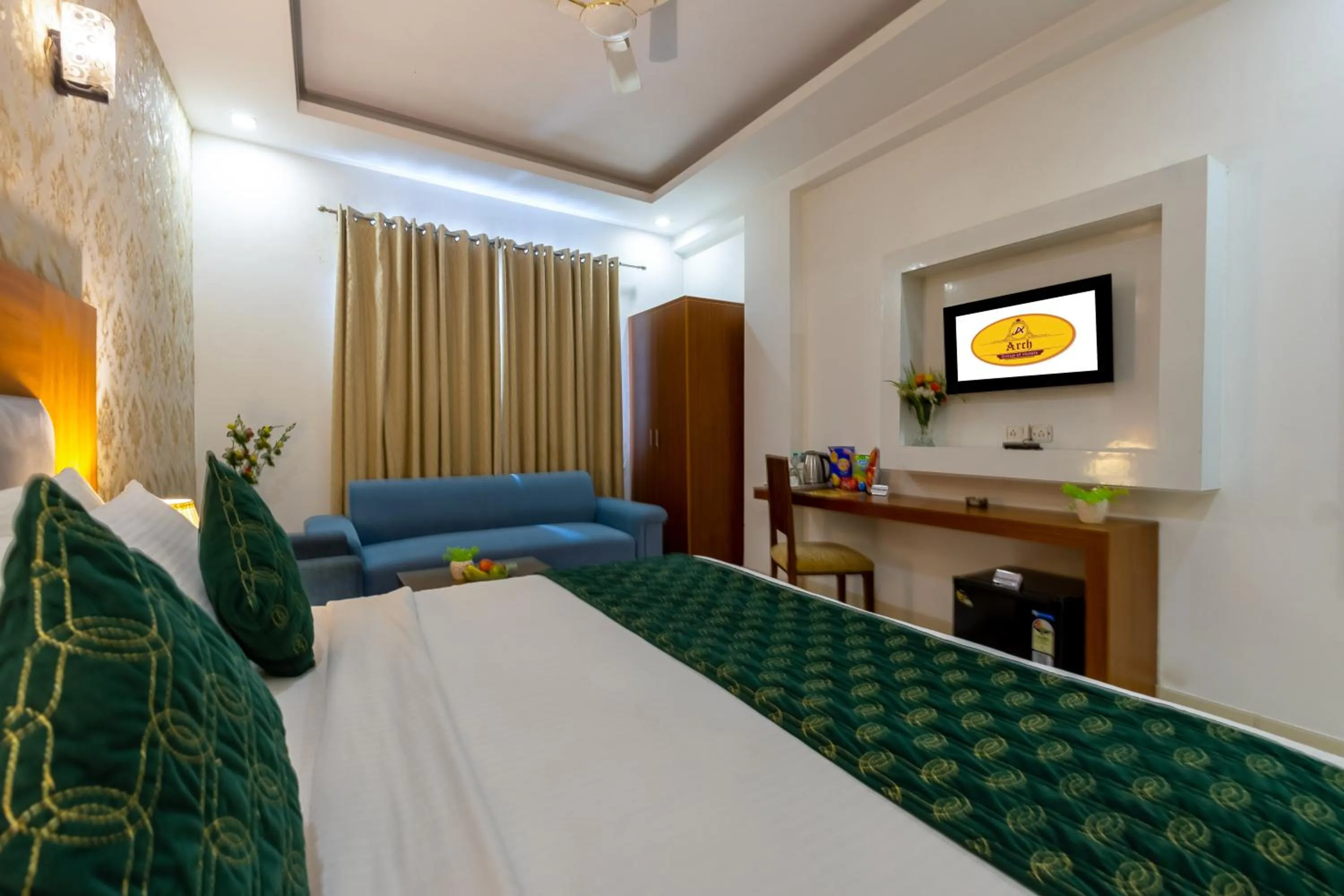 Bed in Arch - Near Aerocity New Delhi
