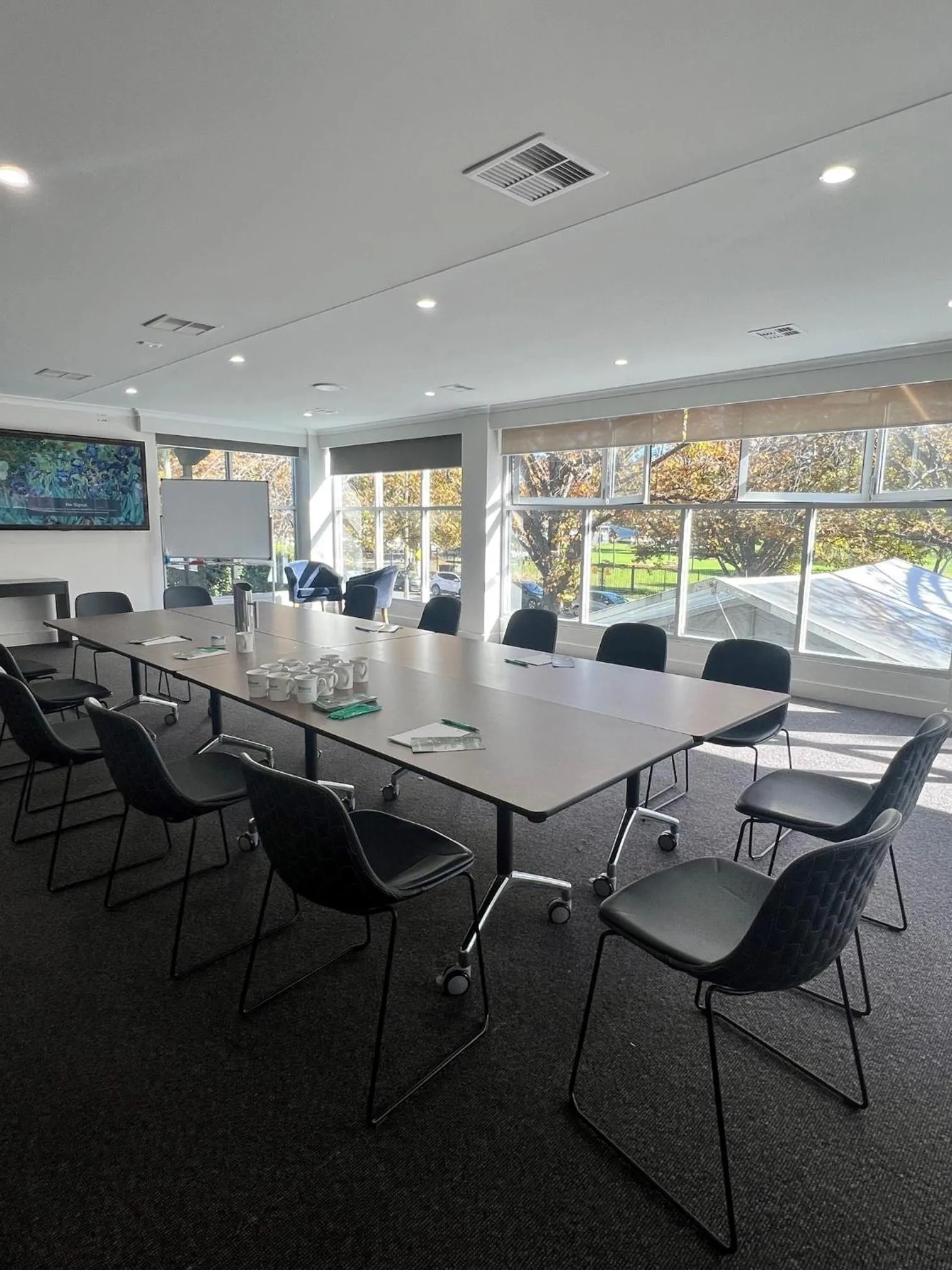 Meeting/conference room in Forrest Hotel & Apartments