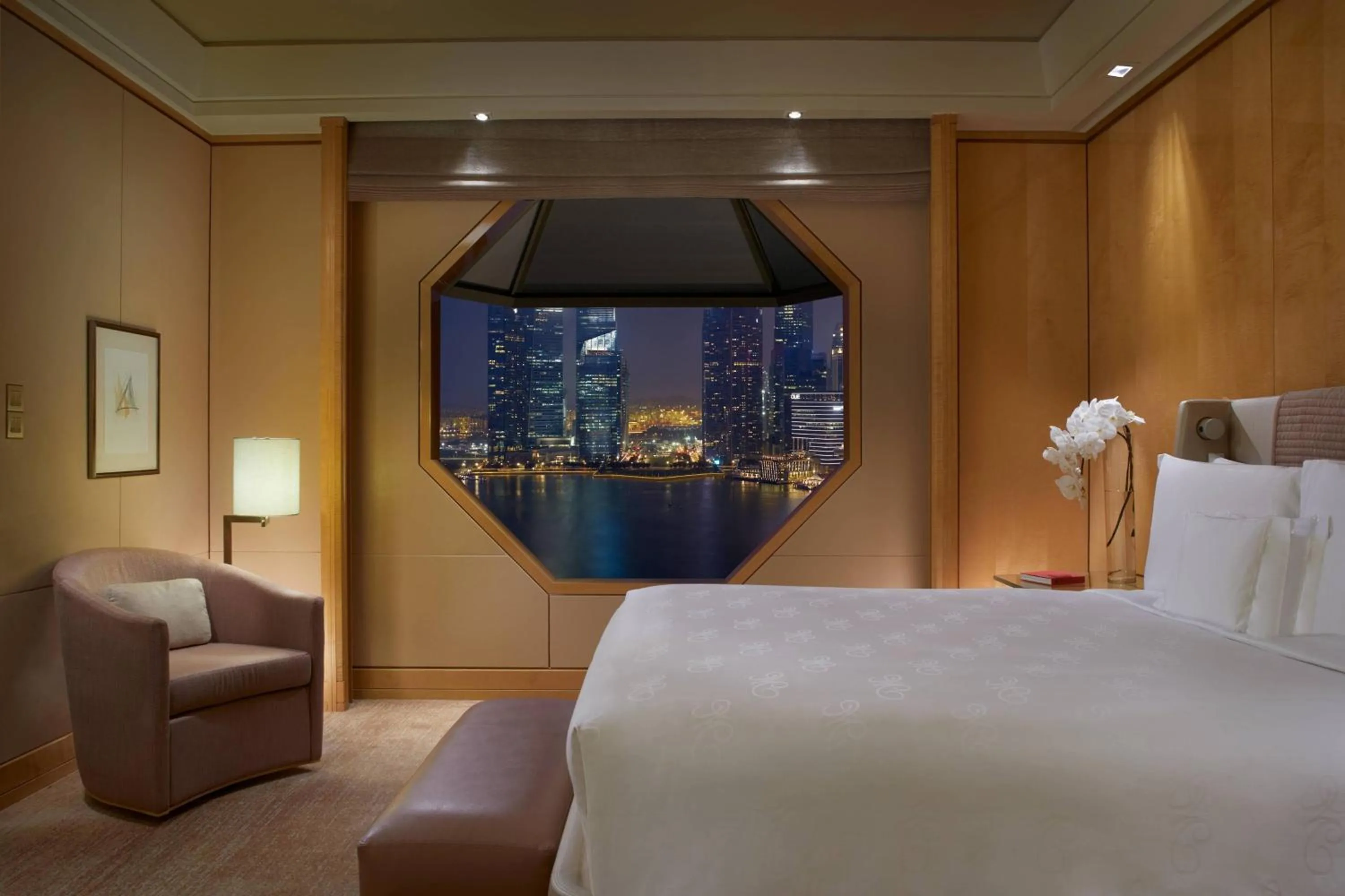 Bedroom, Bed in The Ritz-Carlton, Millenia Singapore