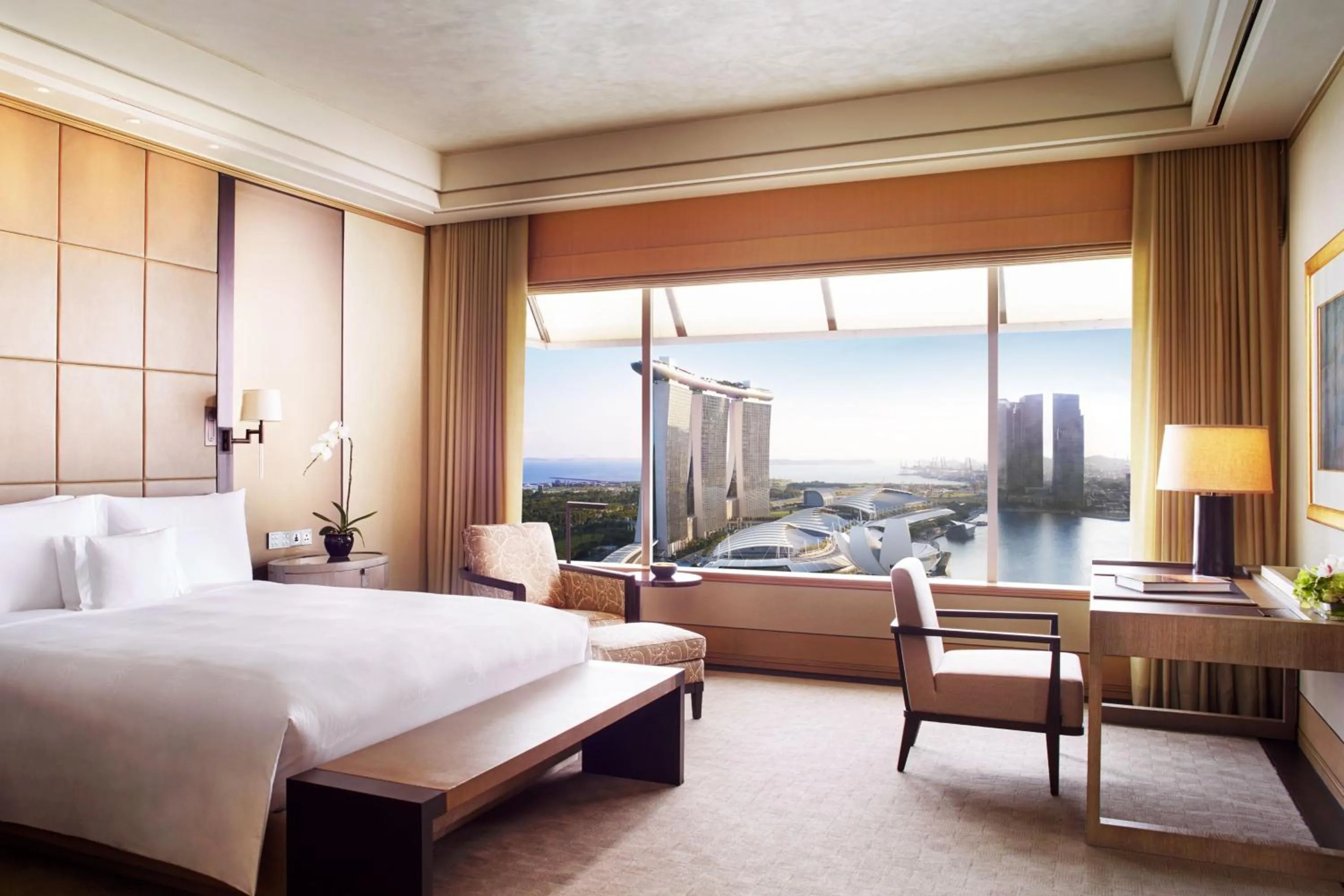 Photo of the whole room, Bed in The Ritz-Carlton, Millenia Singapore