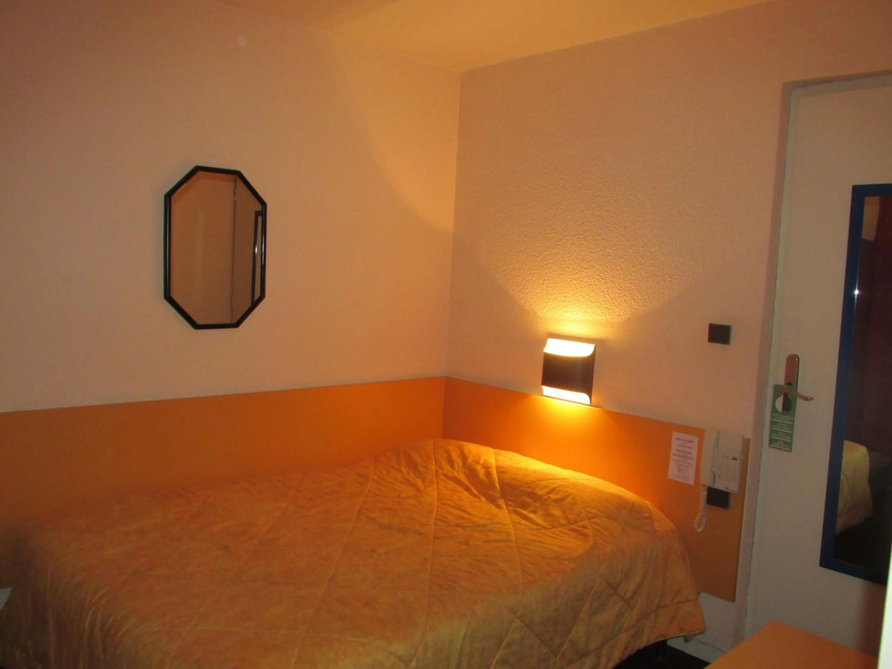 Bedroom, Bed in Hôtel Estival Arriel