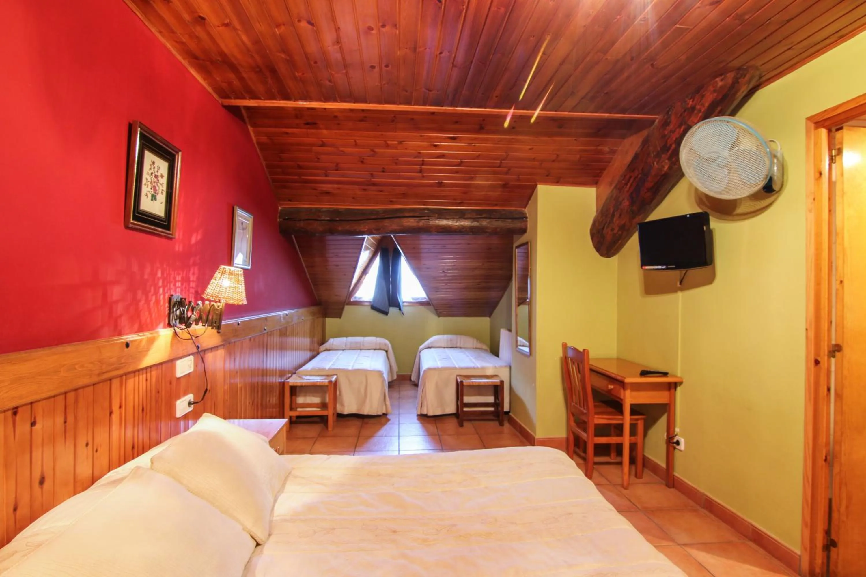 Photo of the whole room, Bed in Roch Hotel