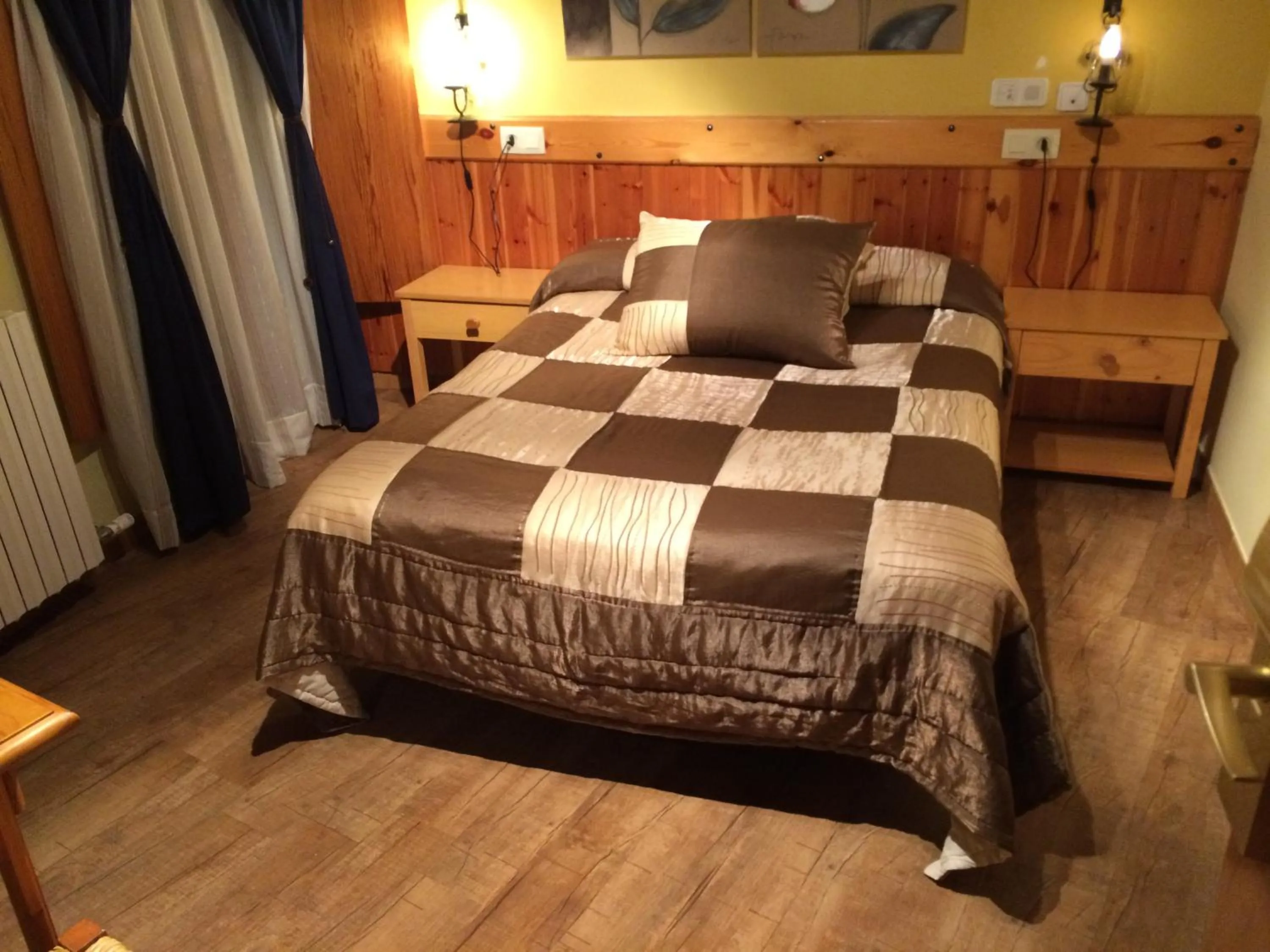 Photo of the whole room, Bed in Roch Hotel