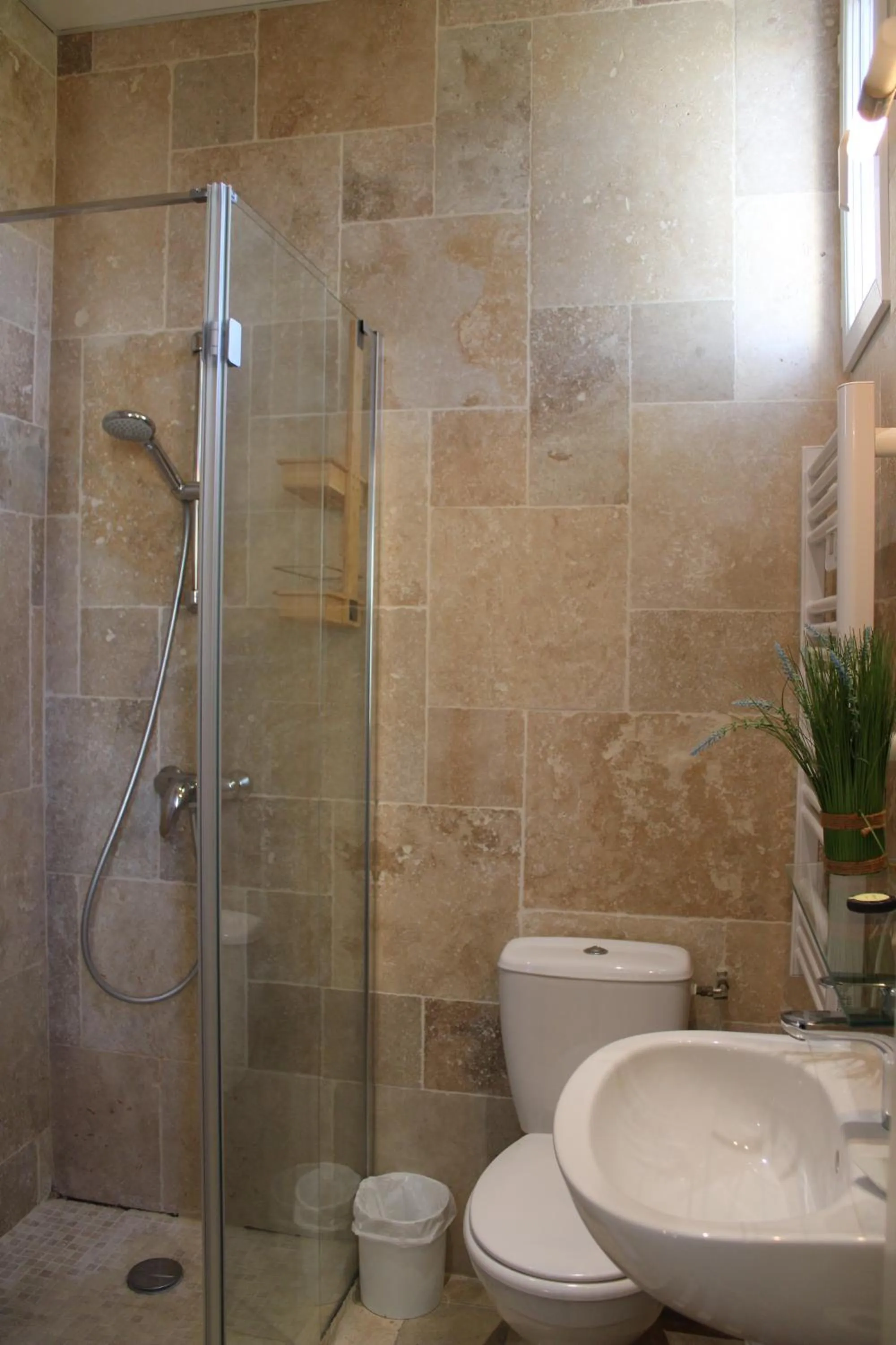 Bathroom in Hôtel La Villa des Oliviers