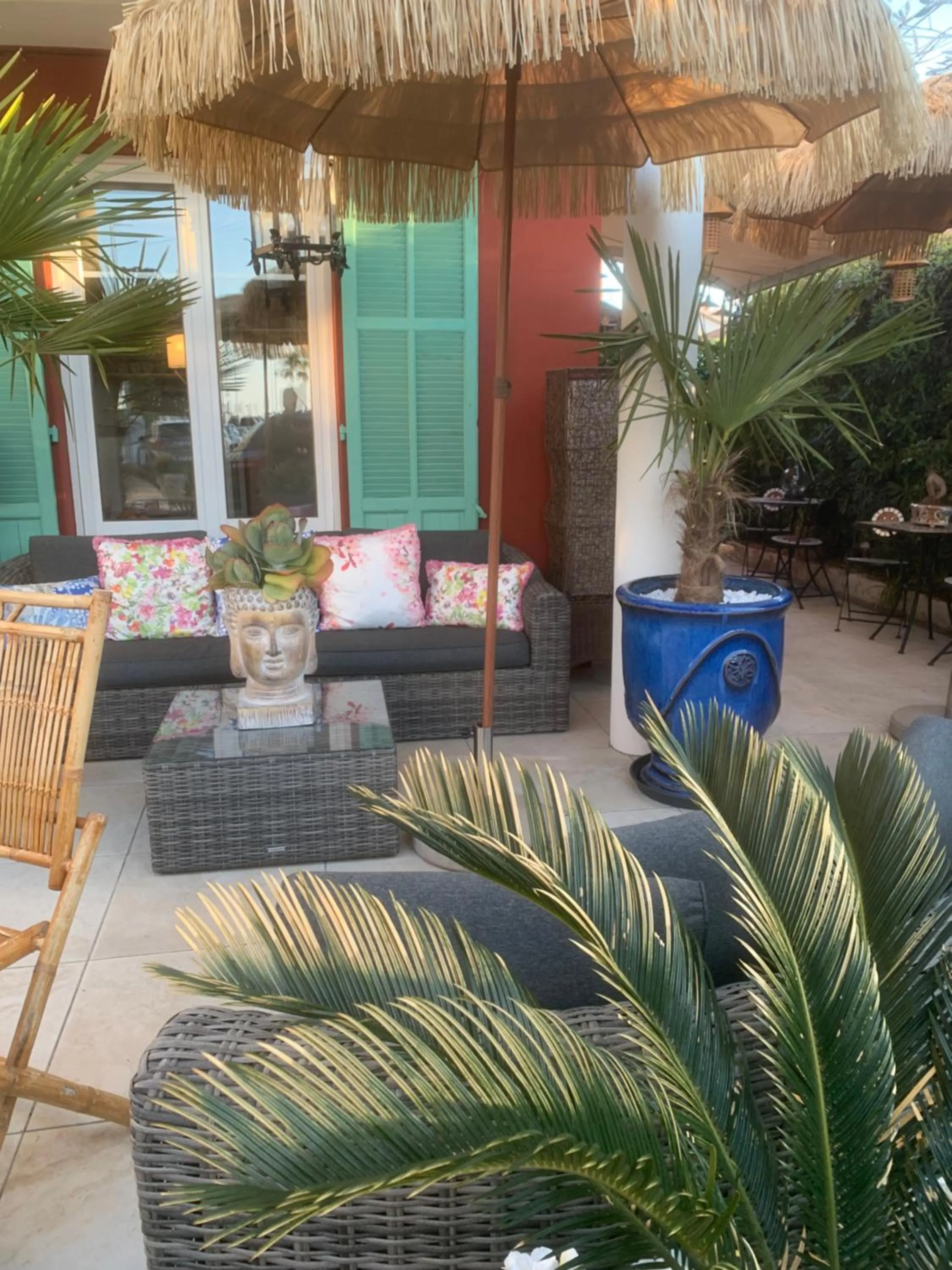 Garden in Hôtel La Villa des Oliviers