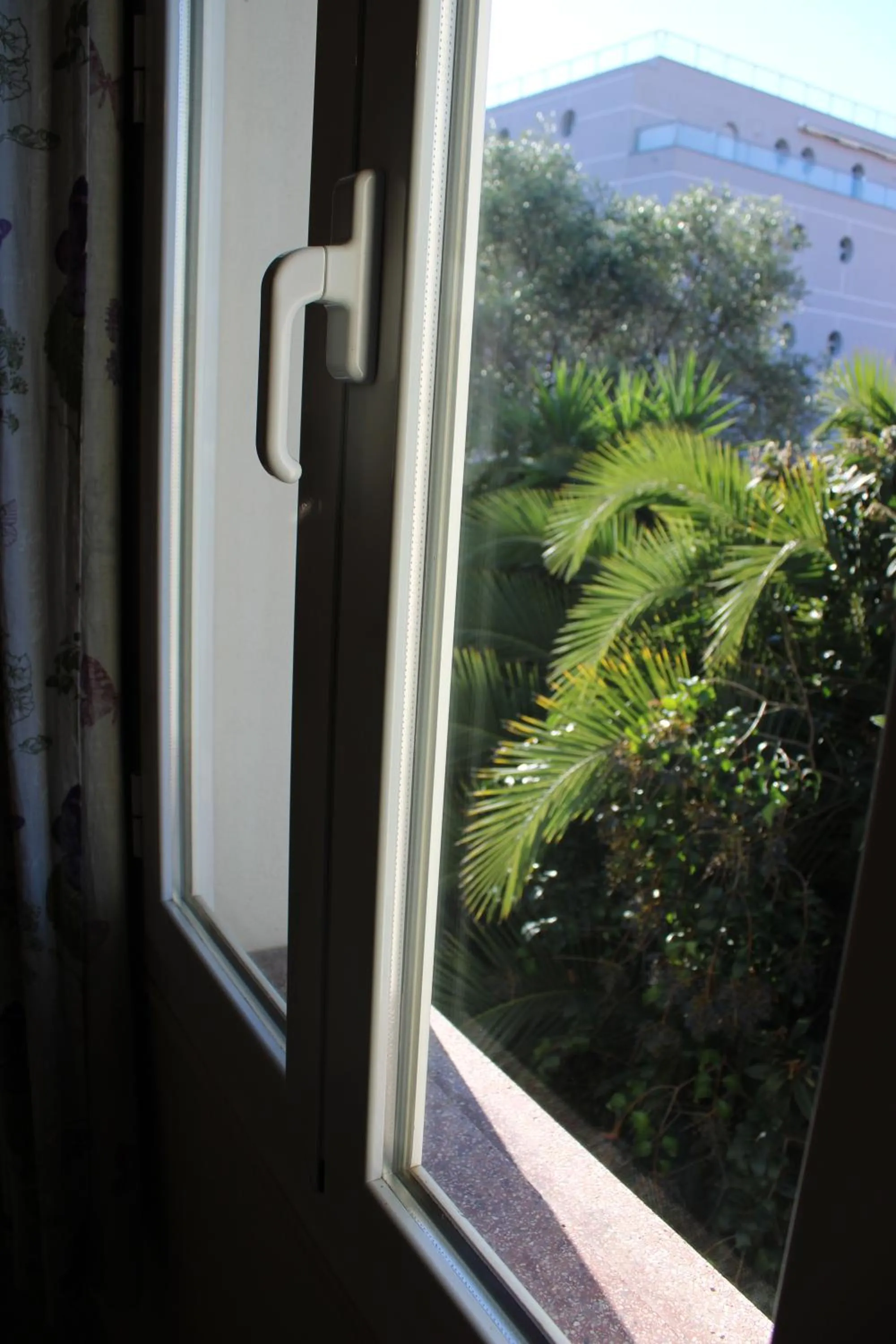 Garden in Hôtel La Villa des Oliviers