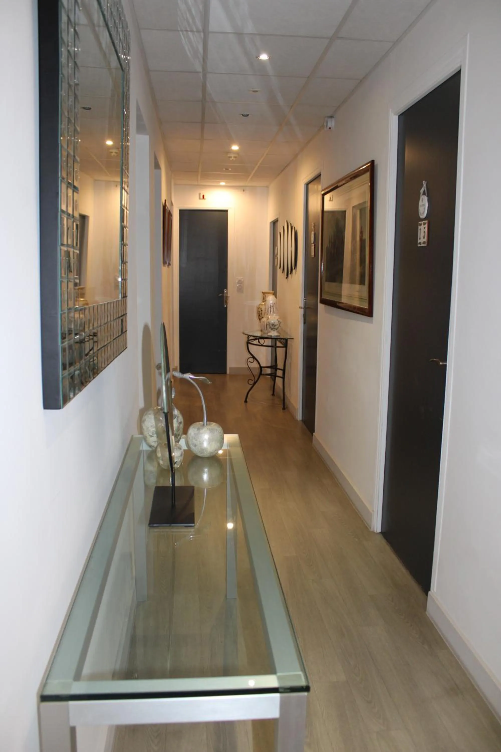 Decorative detail in Hôtel La Villa des Oliviers