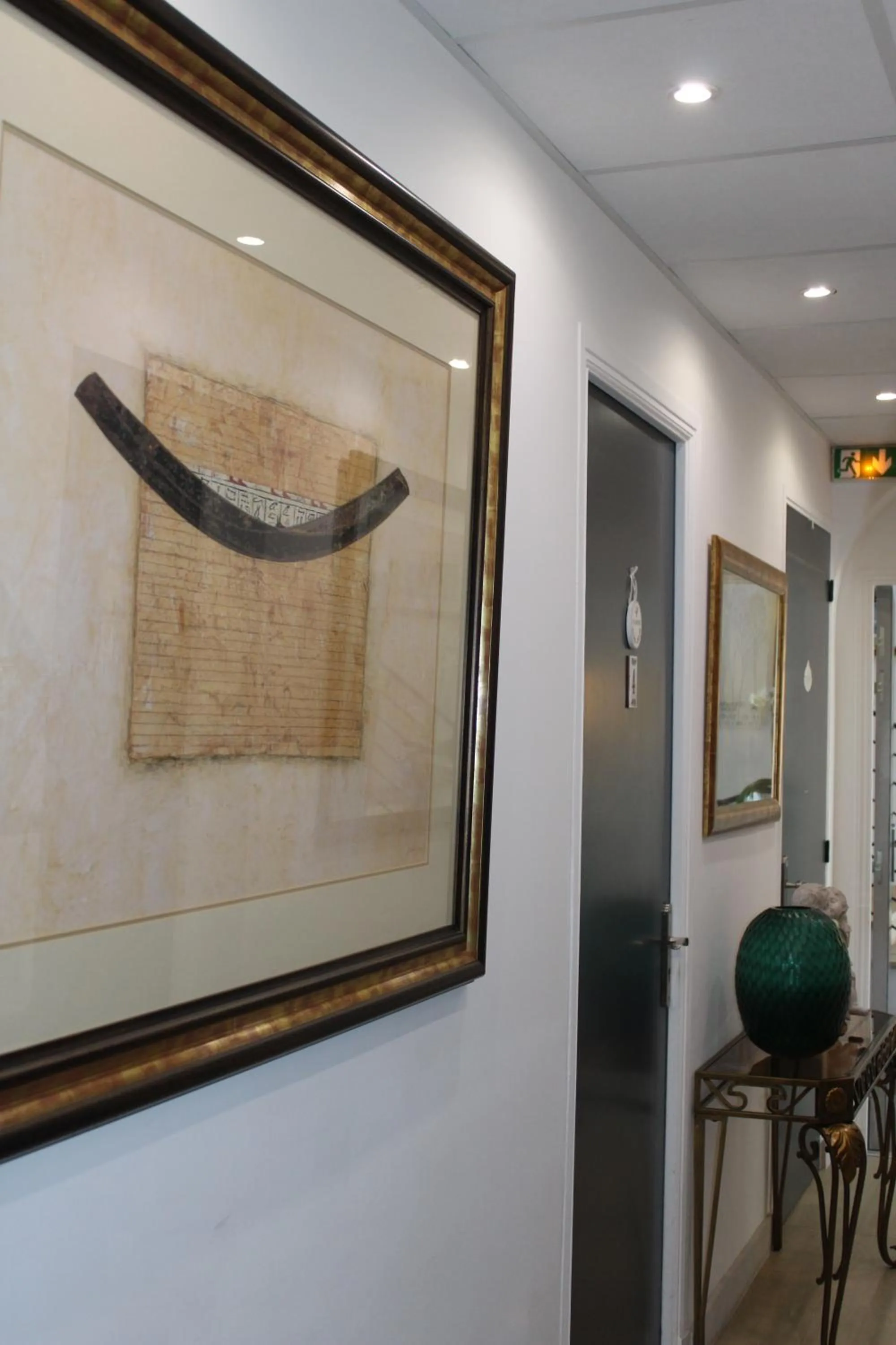 Decorative detail in Hôtel La Villa des Oliviers