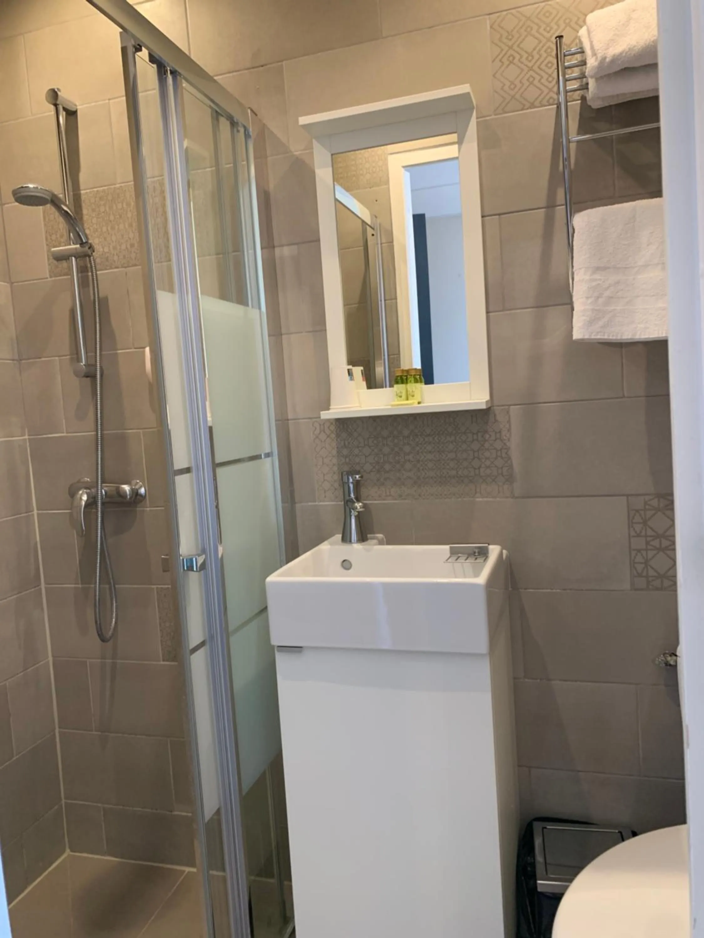 Bathroom in Hôtel La Villa des Oliviers