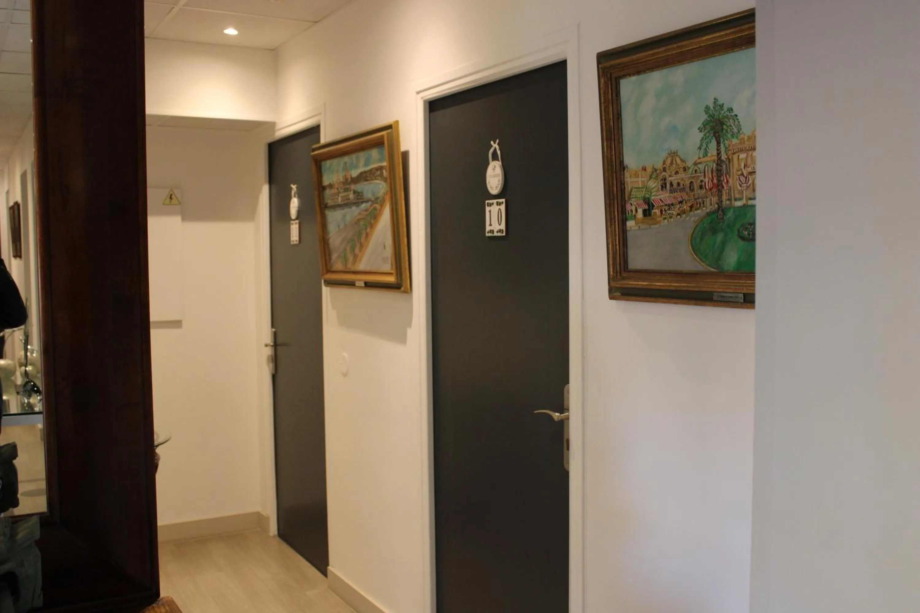 Bedroom in Hôtel La Villa des Oliviers