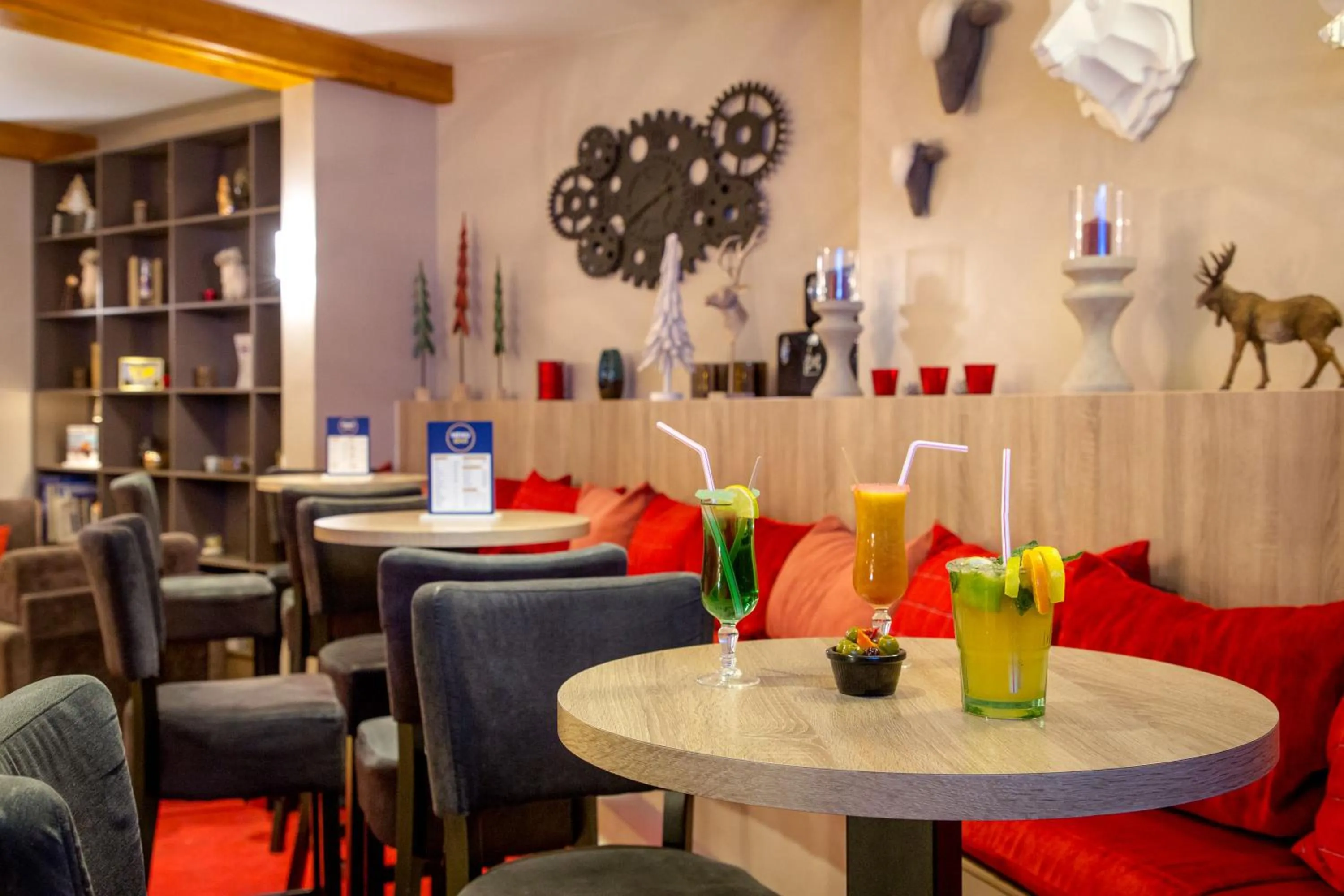 Lounge or bar in SOWELL HOTELS Le Parc & Spa