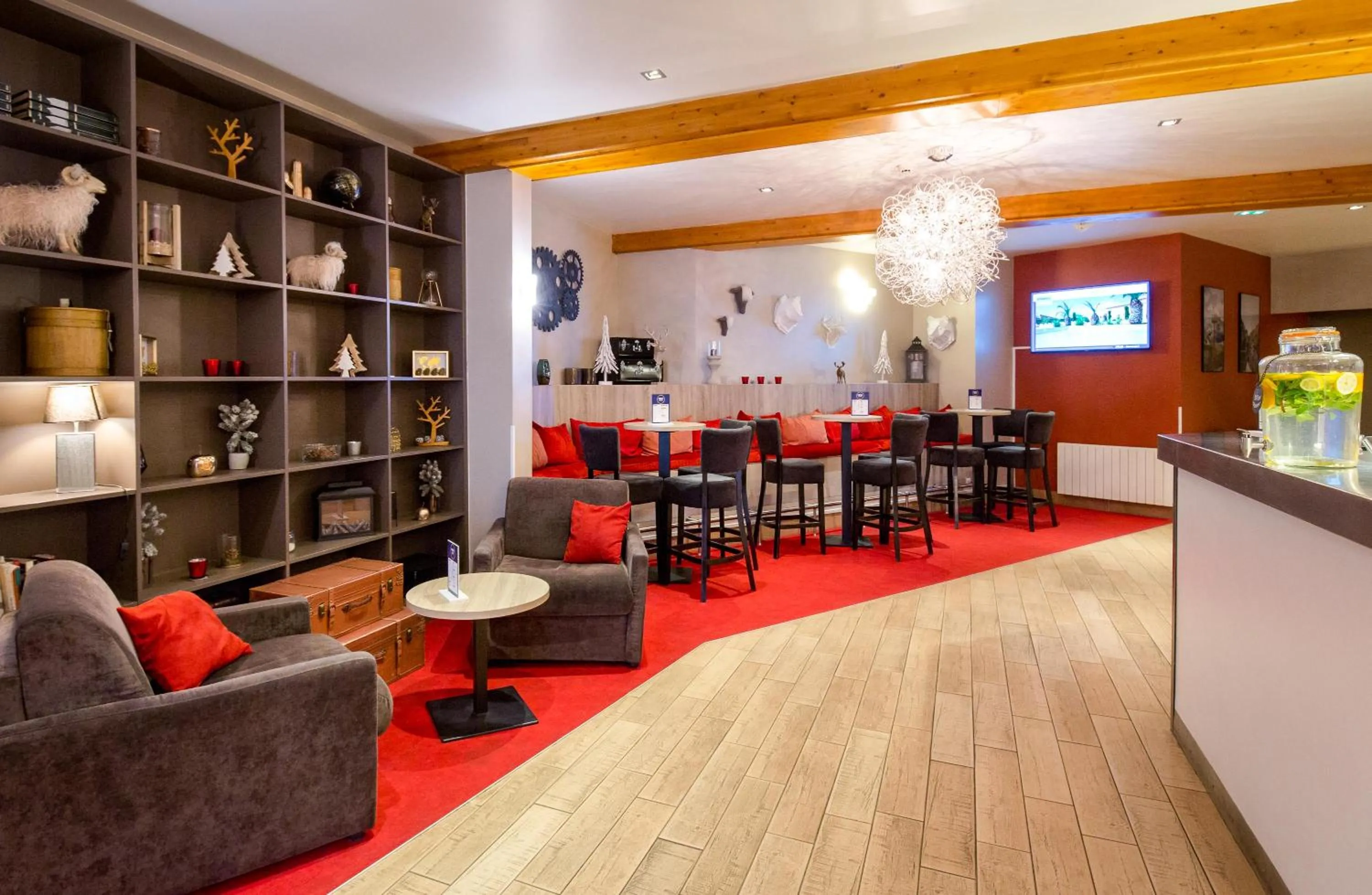 Lounge or bar in SOWELL HOTELS Le Parc & Spa