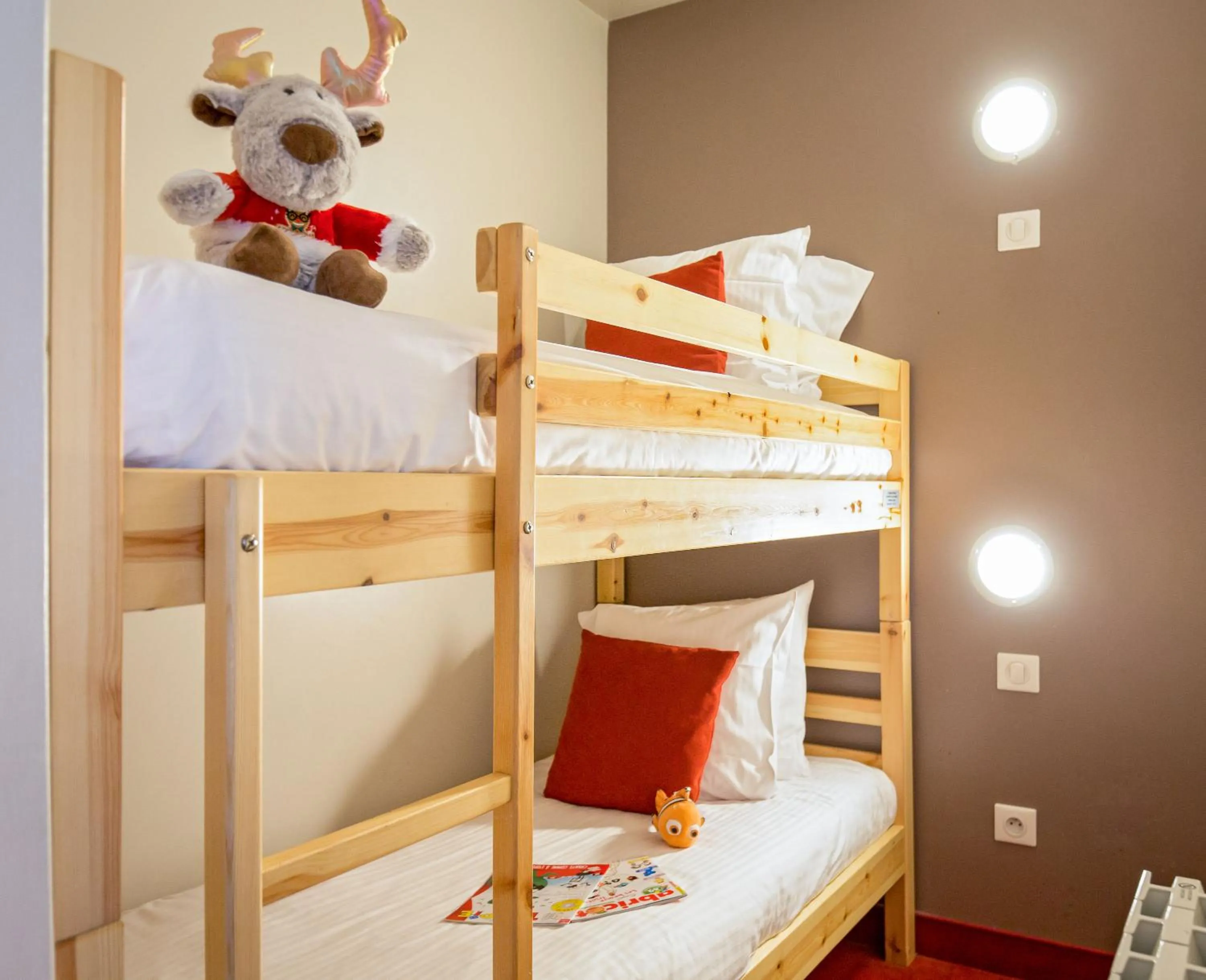 Bedroom, Bed in SOWELL HOTELS Le Parc & Spa