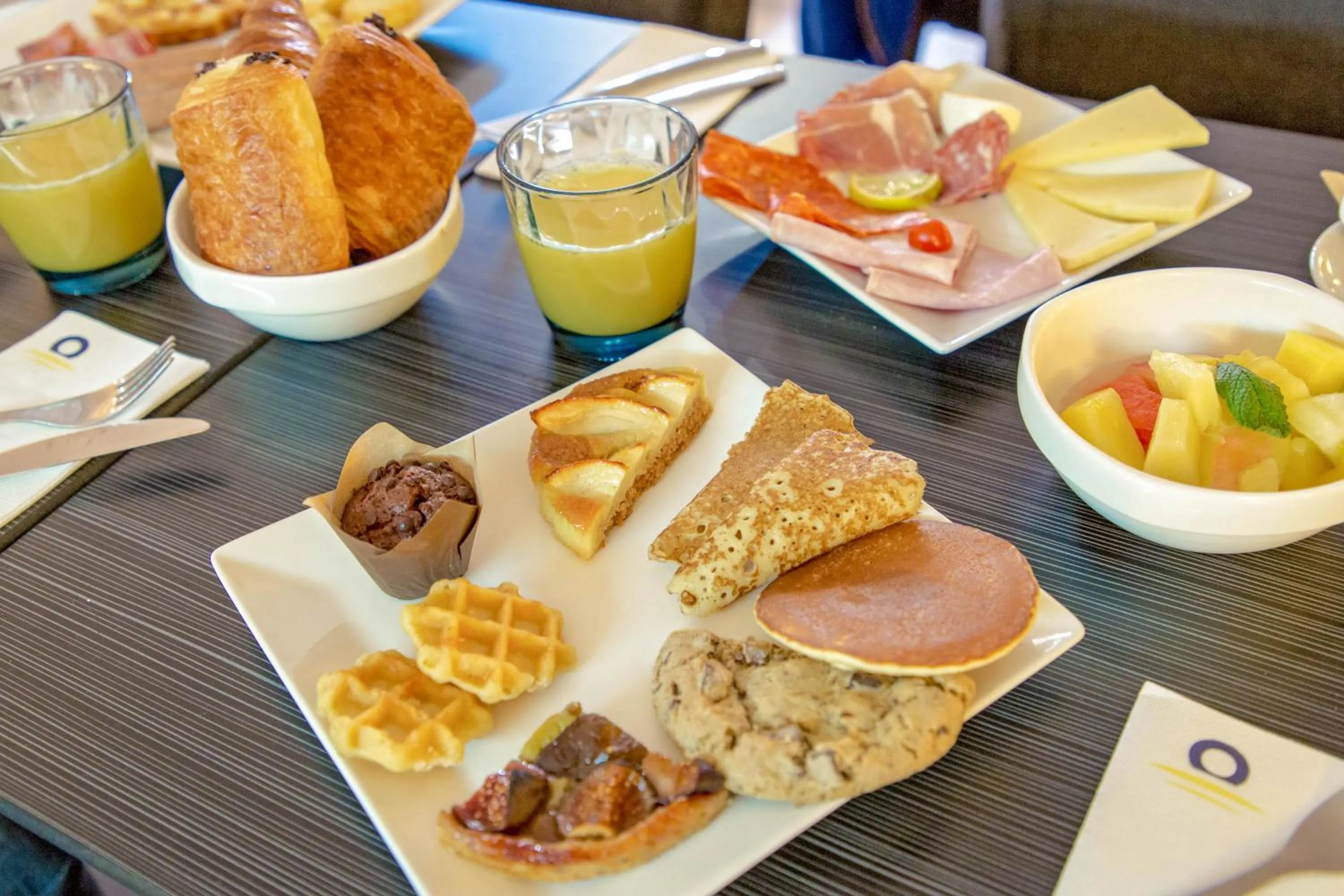 Restaurant/places to eat in SOWELL HOTELS Le Parc & Spa