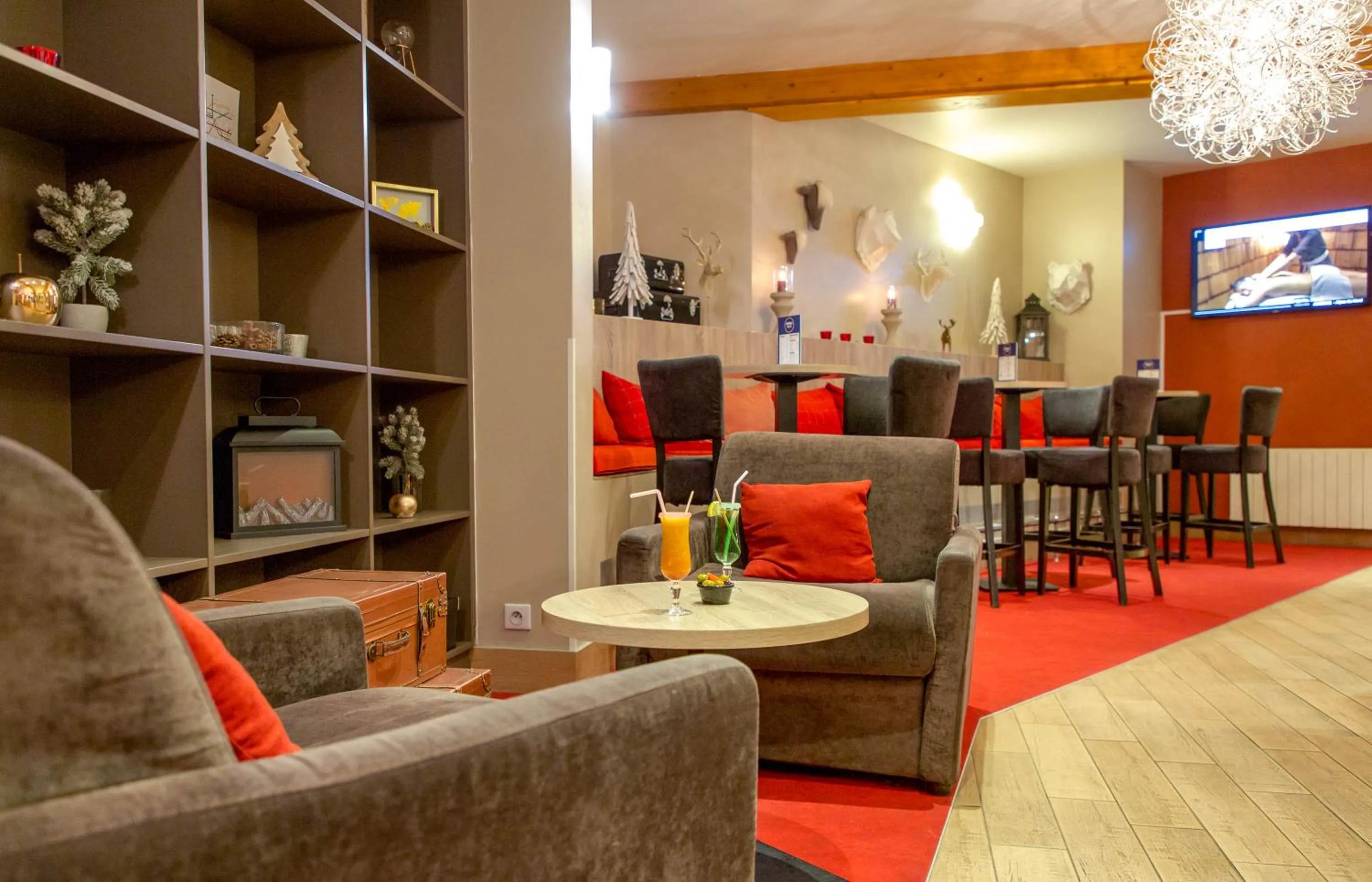 Lounge or bar in SOWELL HOTELS Le Parc & Spa