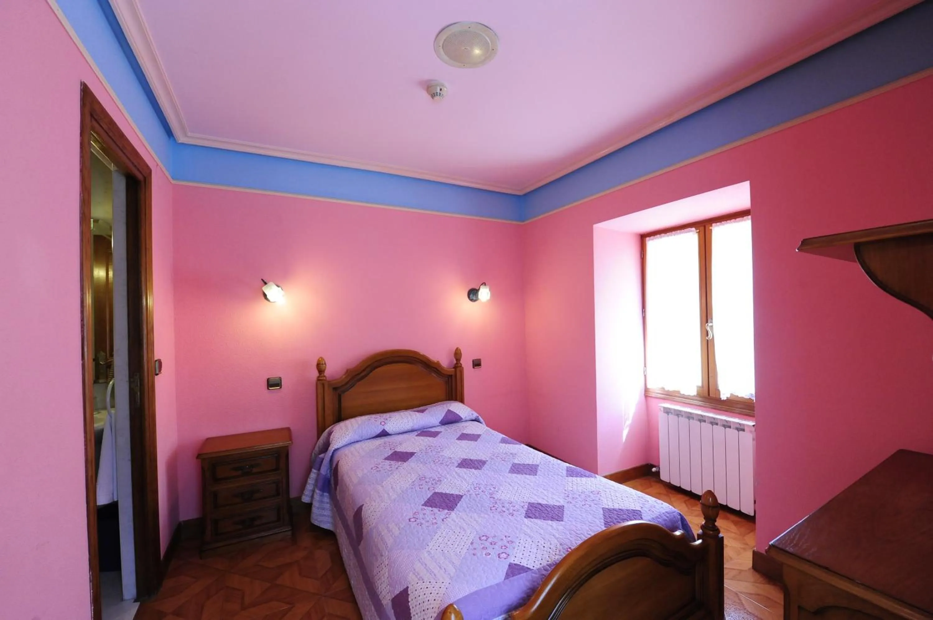 Photo of the whole room in Hotel Rural Bereau