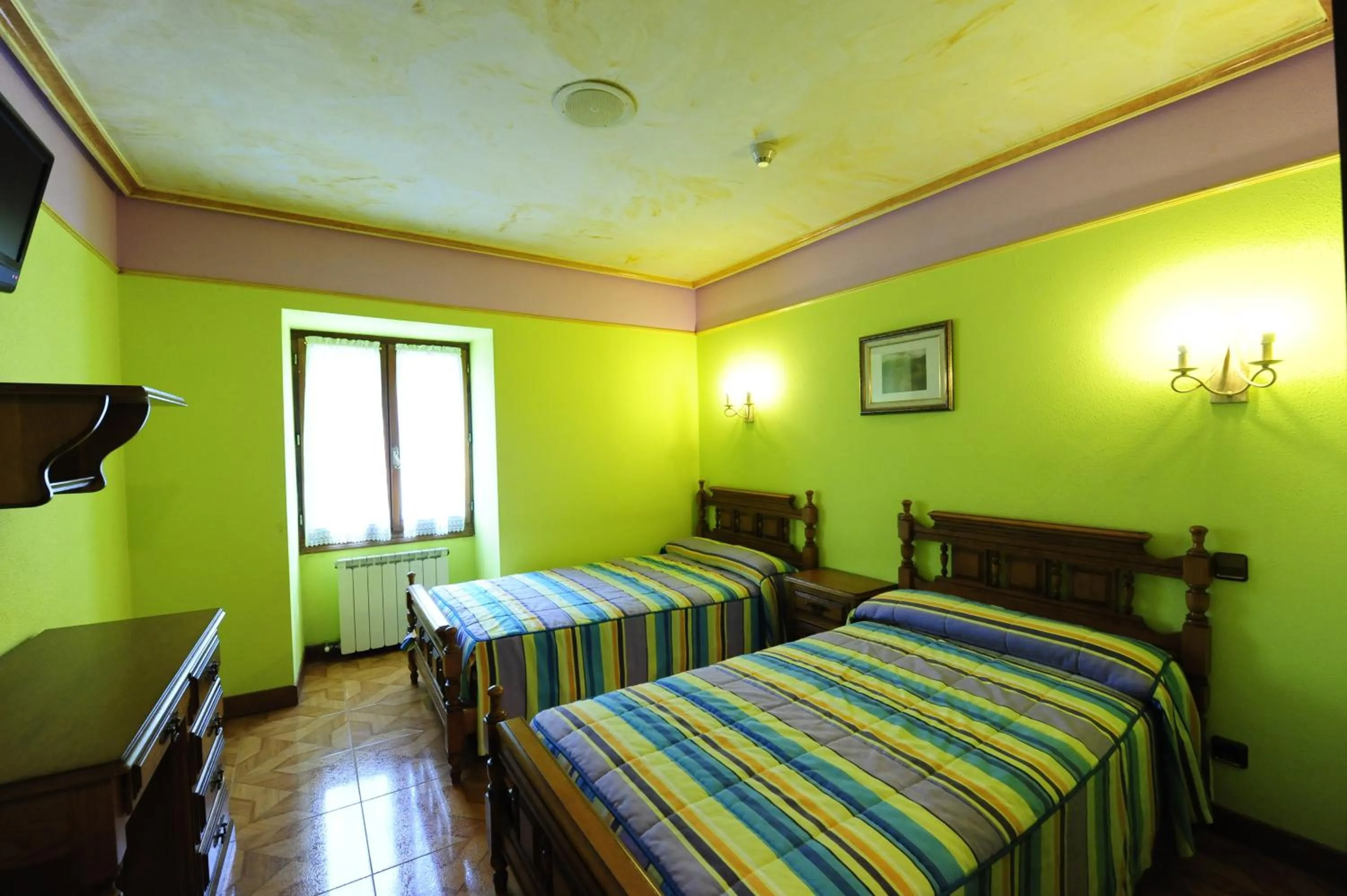 Photo of the whole room in Hotel Rural Bereau